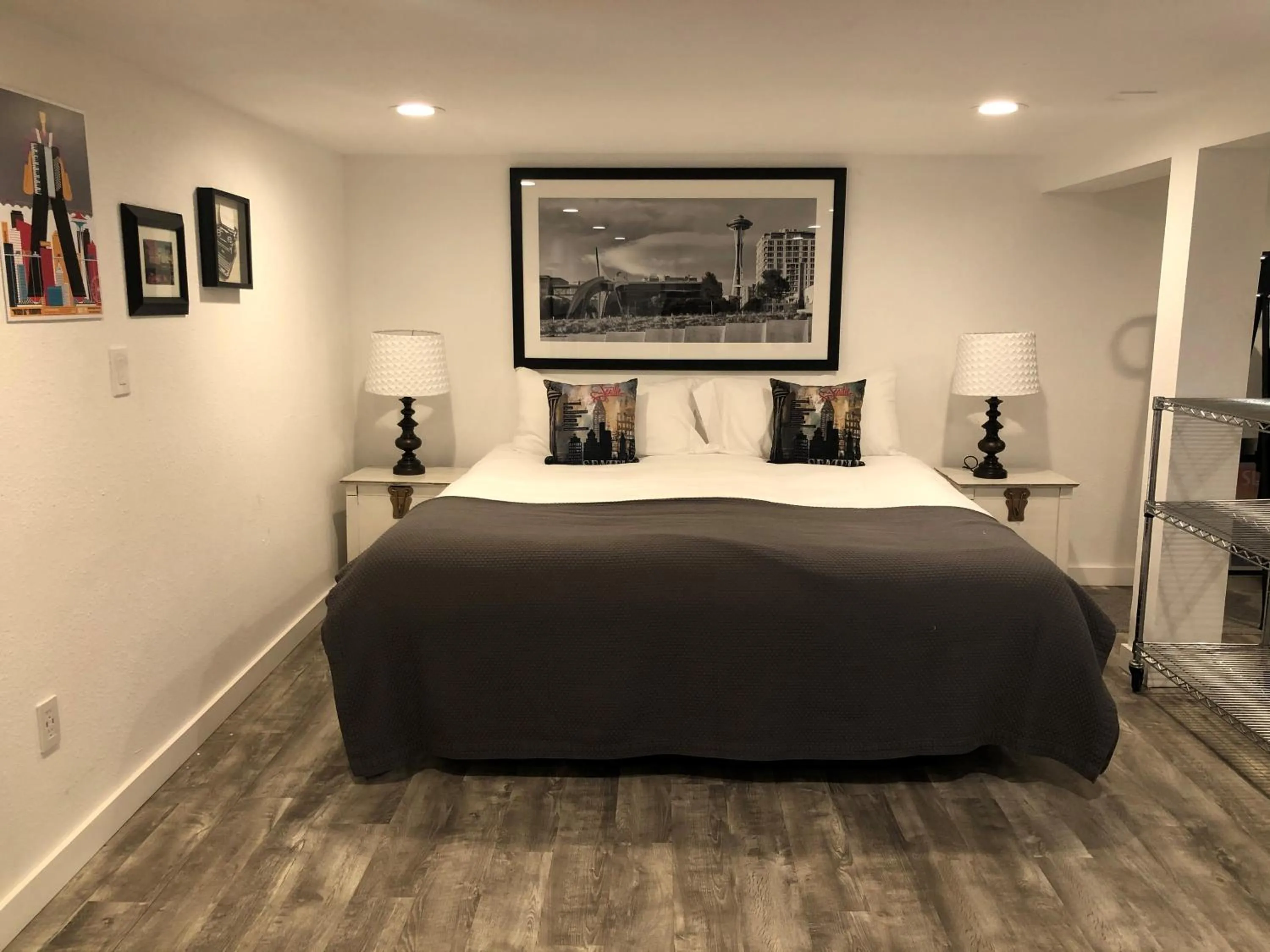 Bed in The ART INN Seattle