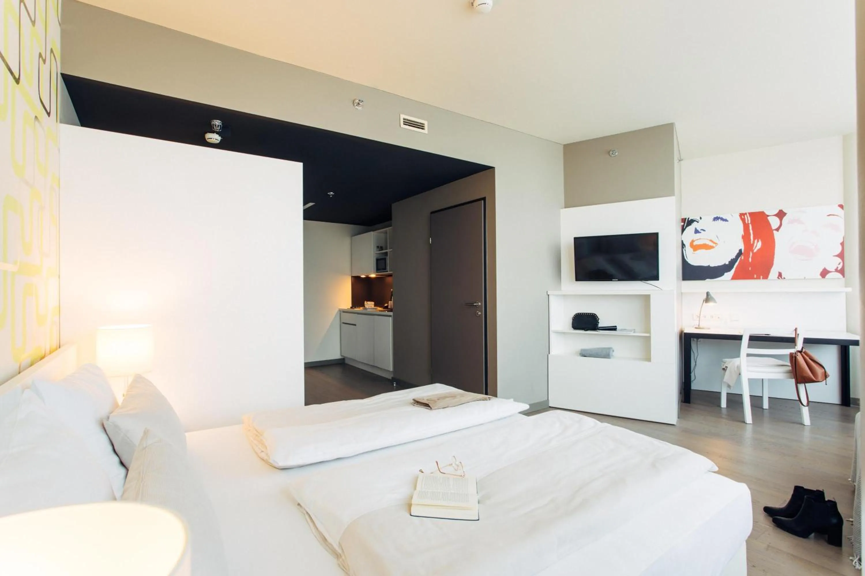 Photo of the whole room, Bed in harry's home Wien hotel & apartments