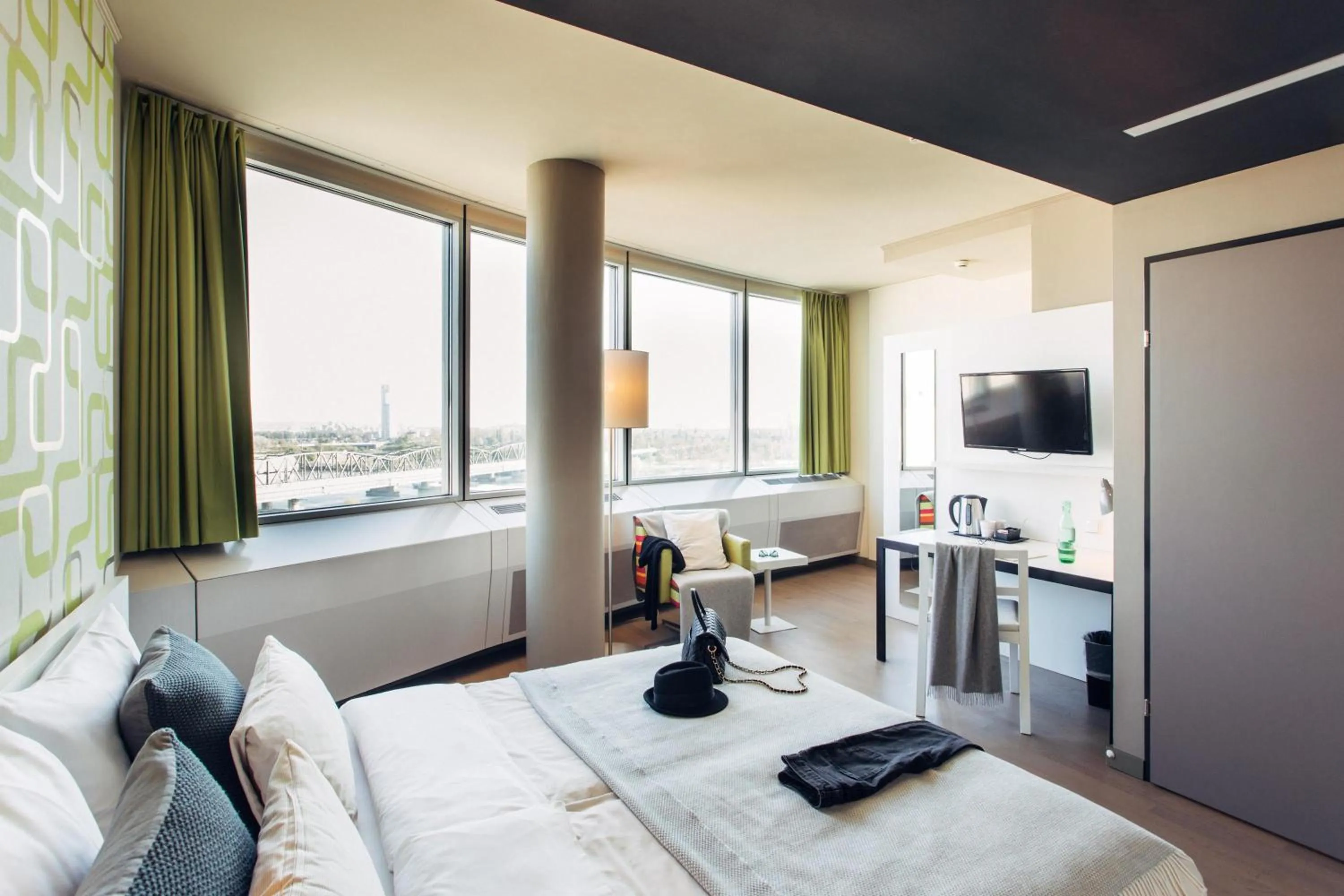 Photo of the whole room, Bed in harry's home Wien hotel & apartments