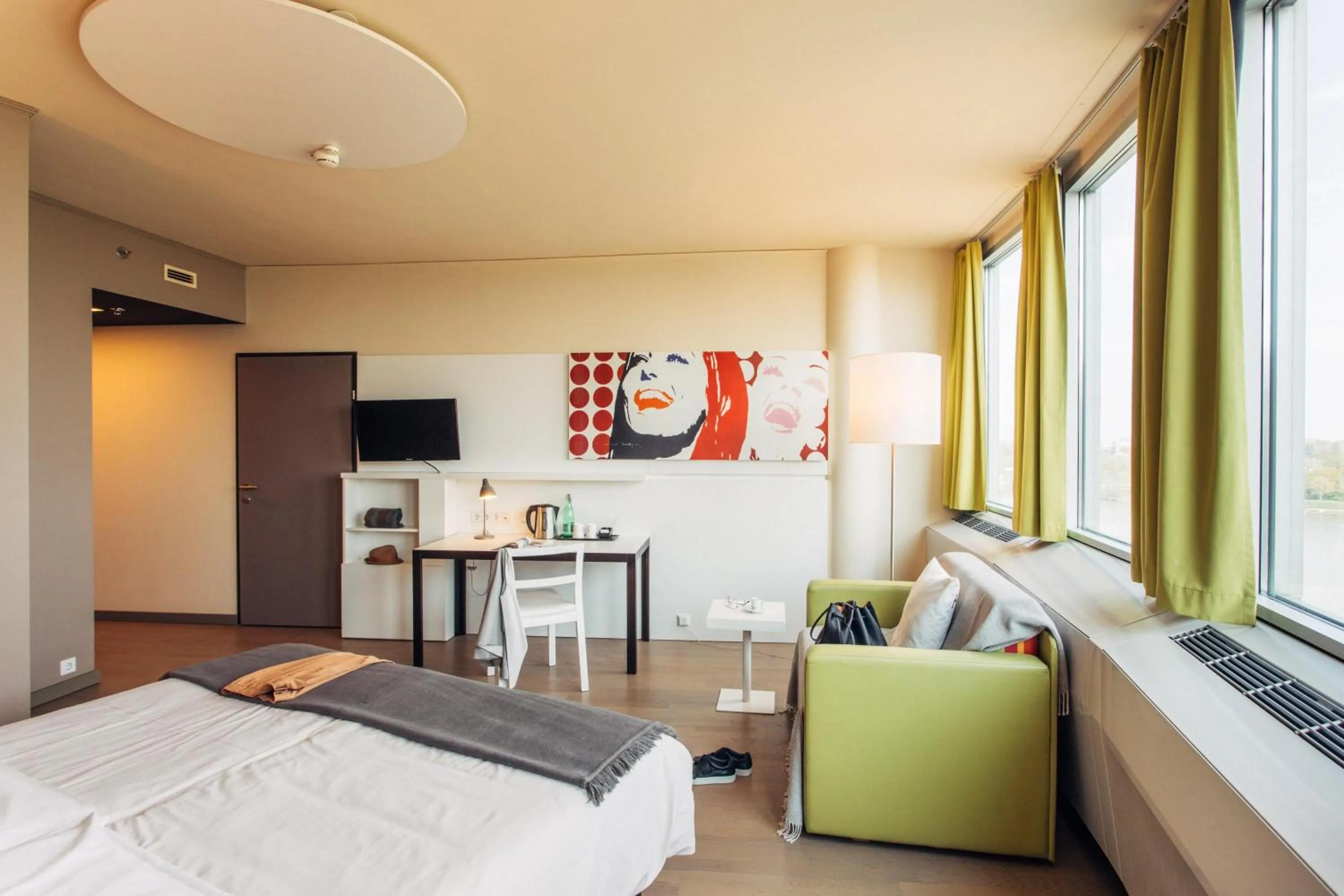 Photo of the whole room, Bed in harry's home Wien hotel & apartments