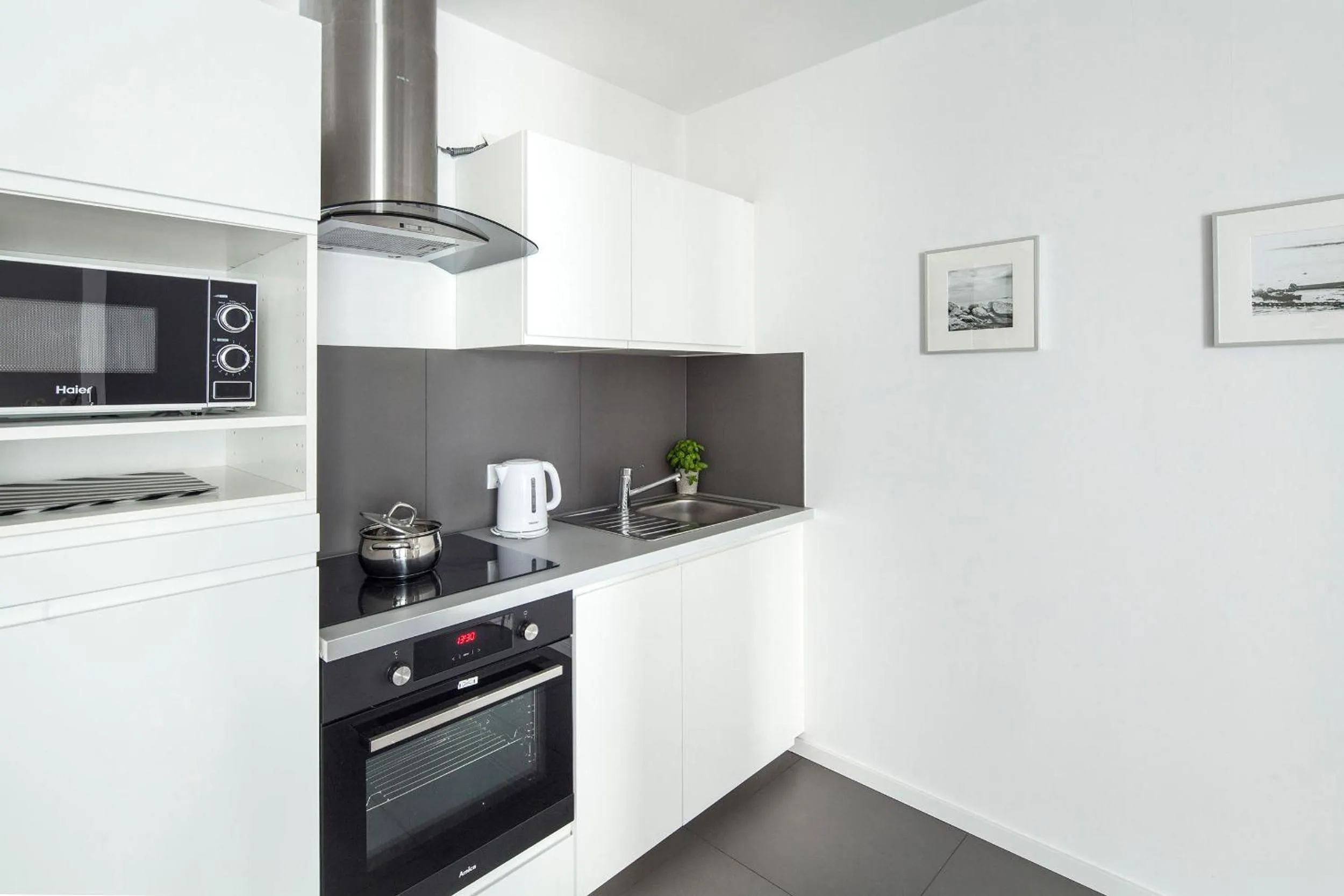 Kitchen or kitchenette in Sleepy3city Apartments Batorego 9 II