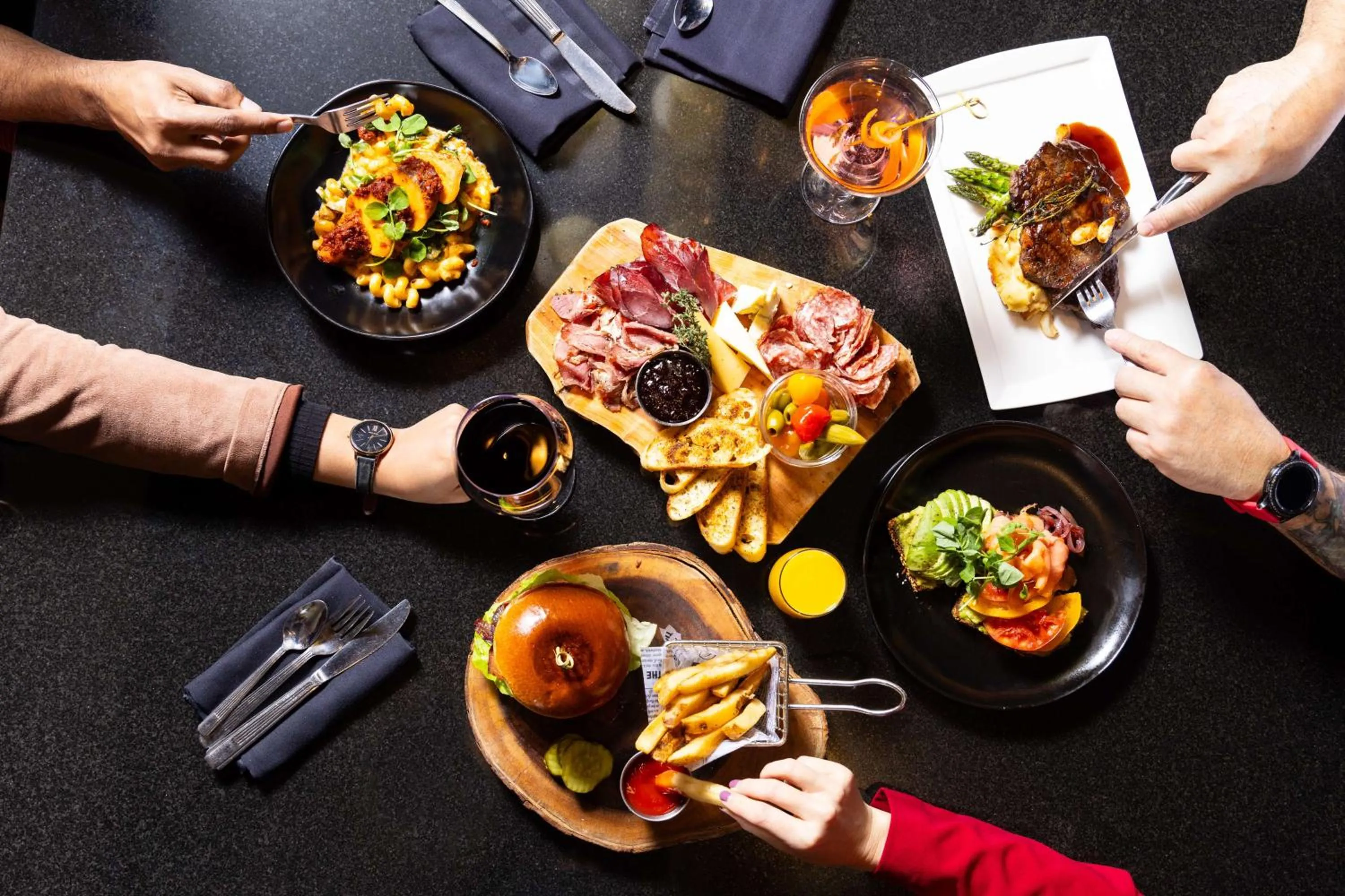 Restaurant/places to eat in Hilton Americas - Houston