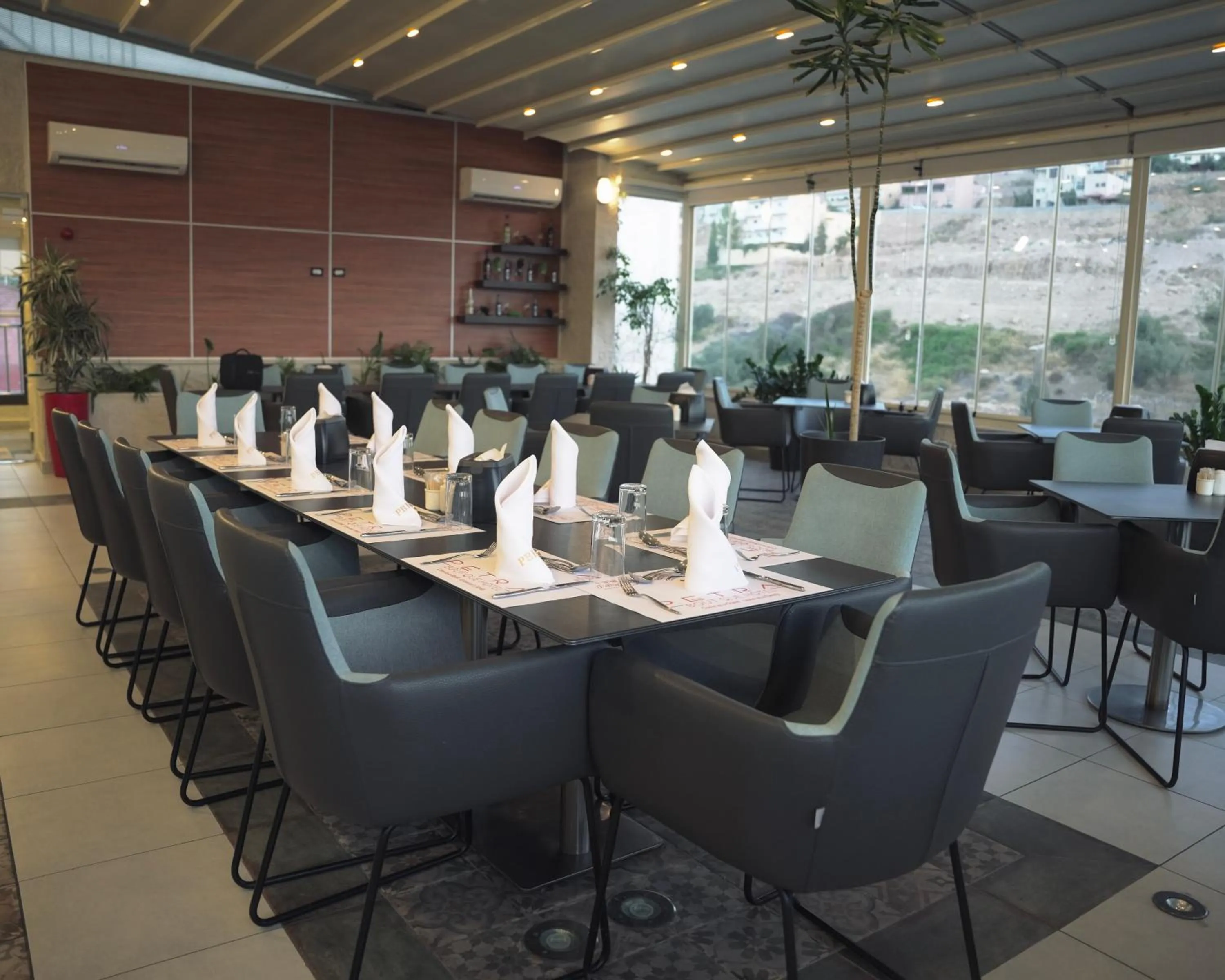 Restaurant/places to eat in Petra Boutique Hotel