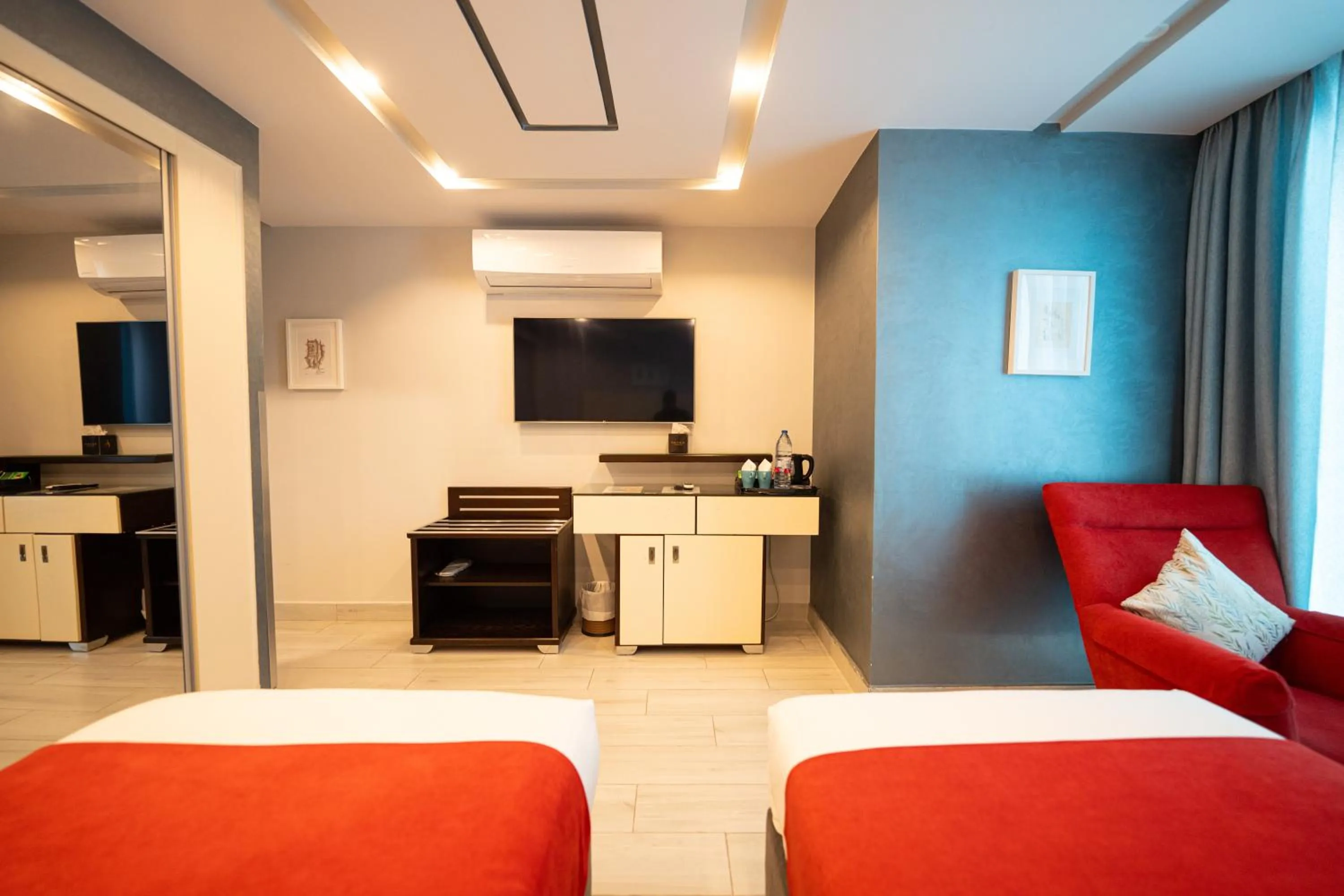 TV and multimedia, Bed in Petra Boutique Hotel