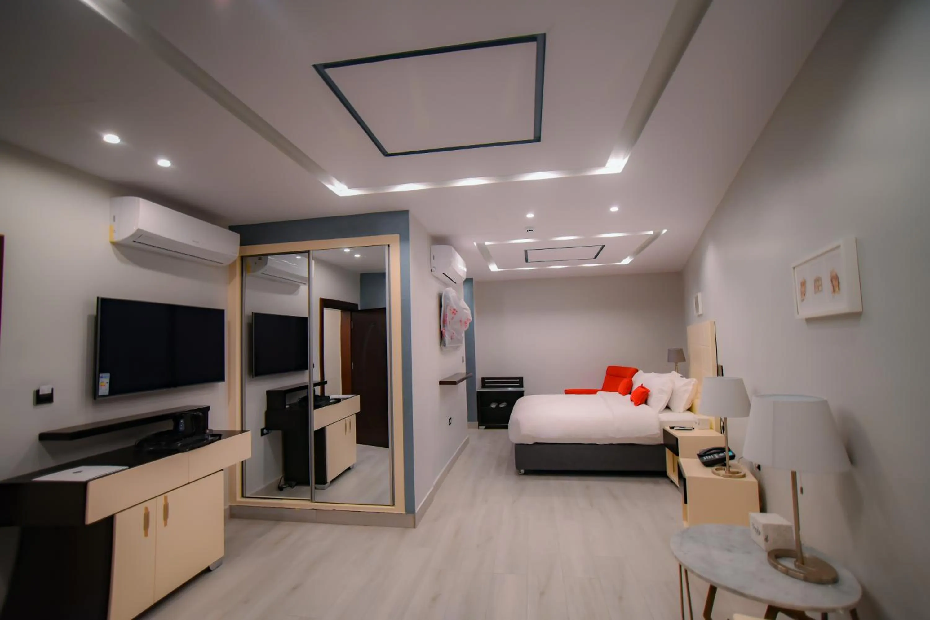 TV and multimedia, Bed in Petra Boutique Hotel