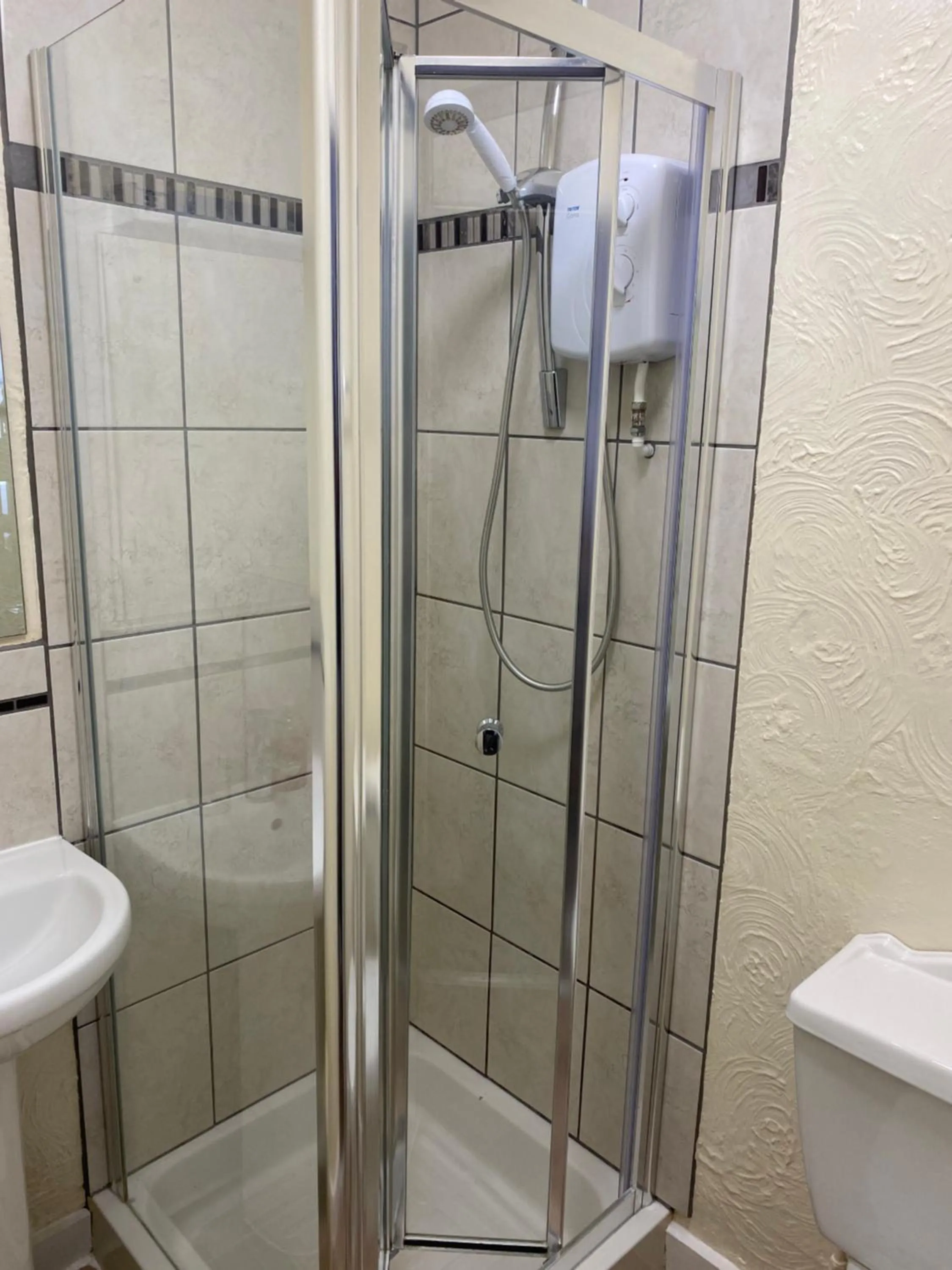 Shower in Waverley Park Lodge