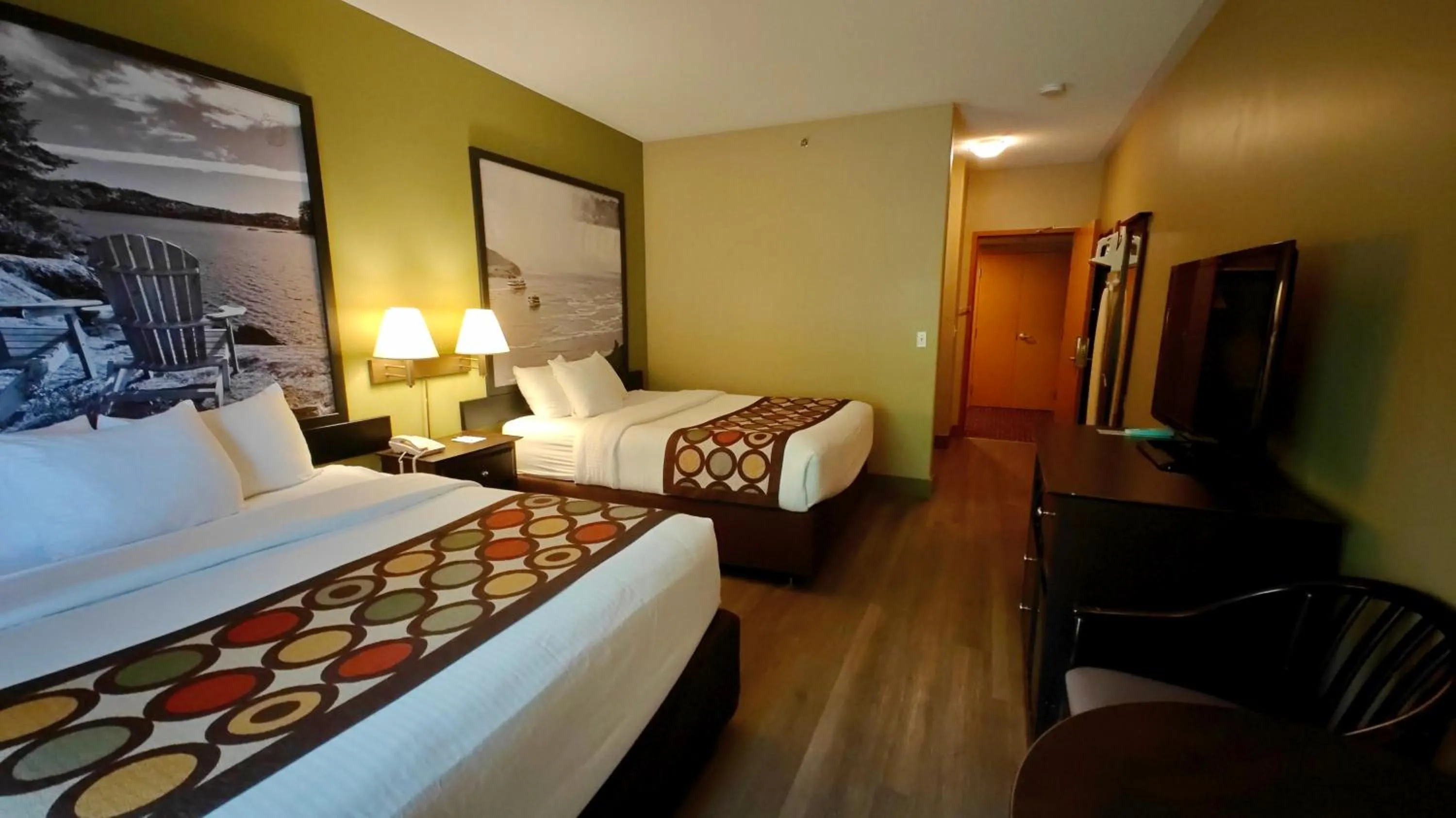 Bed in Super 8 by Wyndham Midland