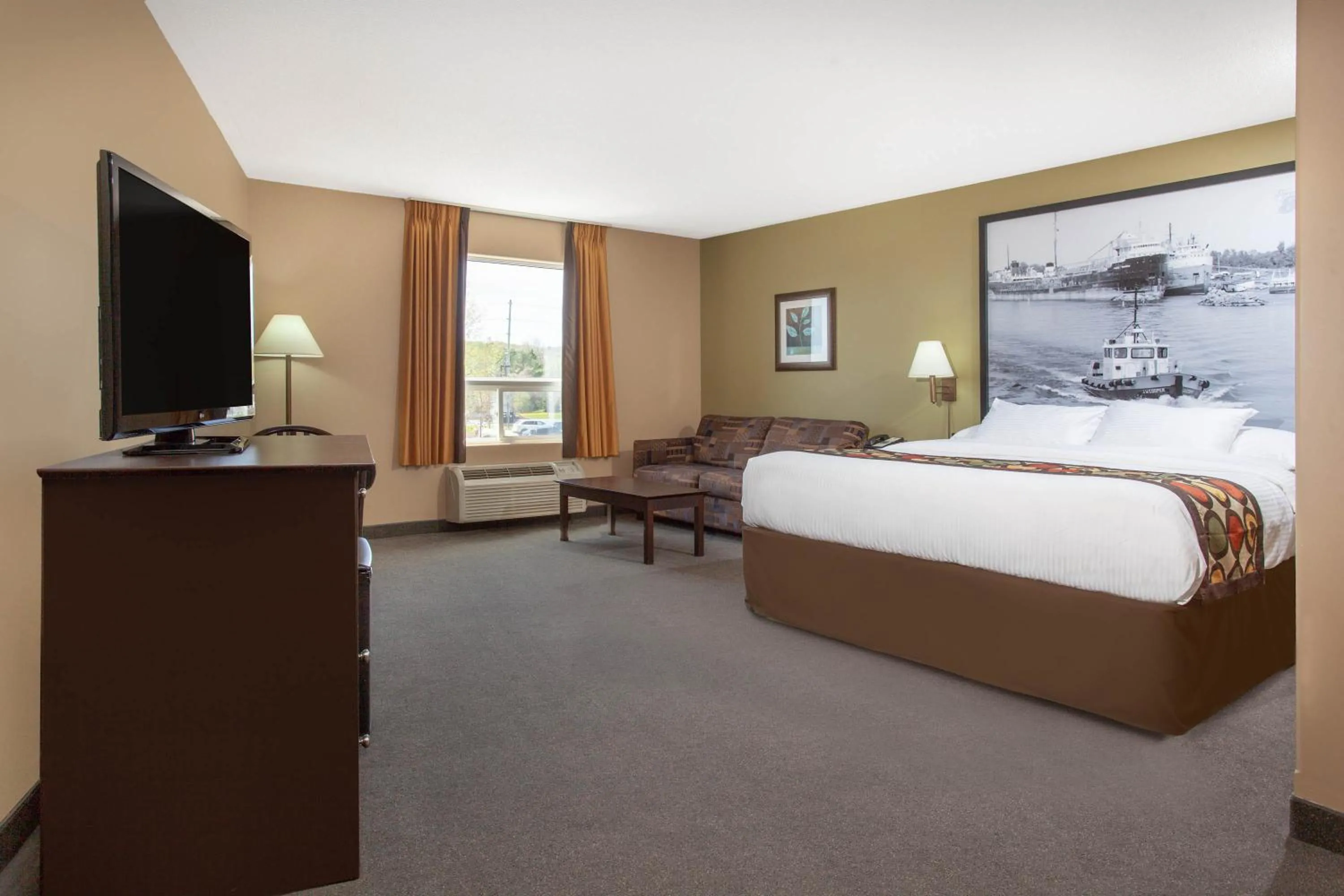 TV and multimedia, Bed in Super 8 by Wyndham Midland
