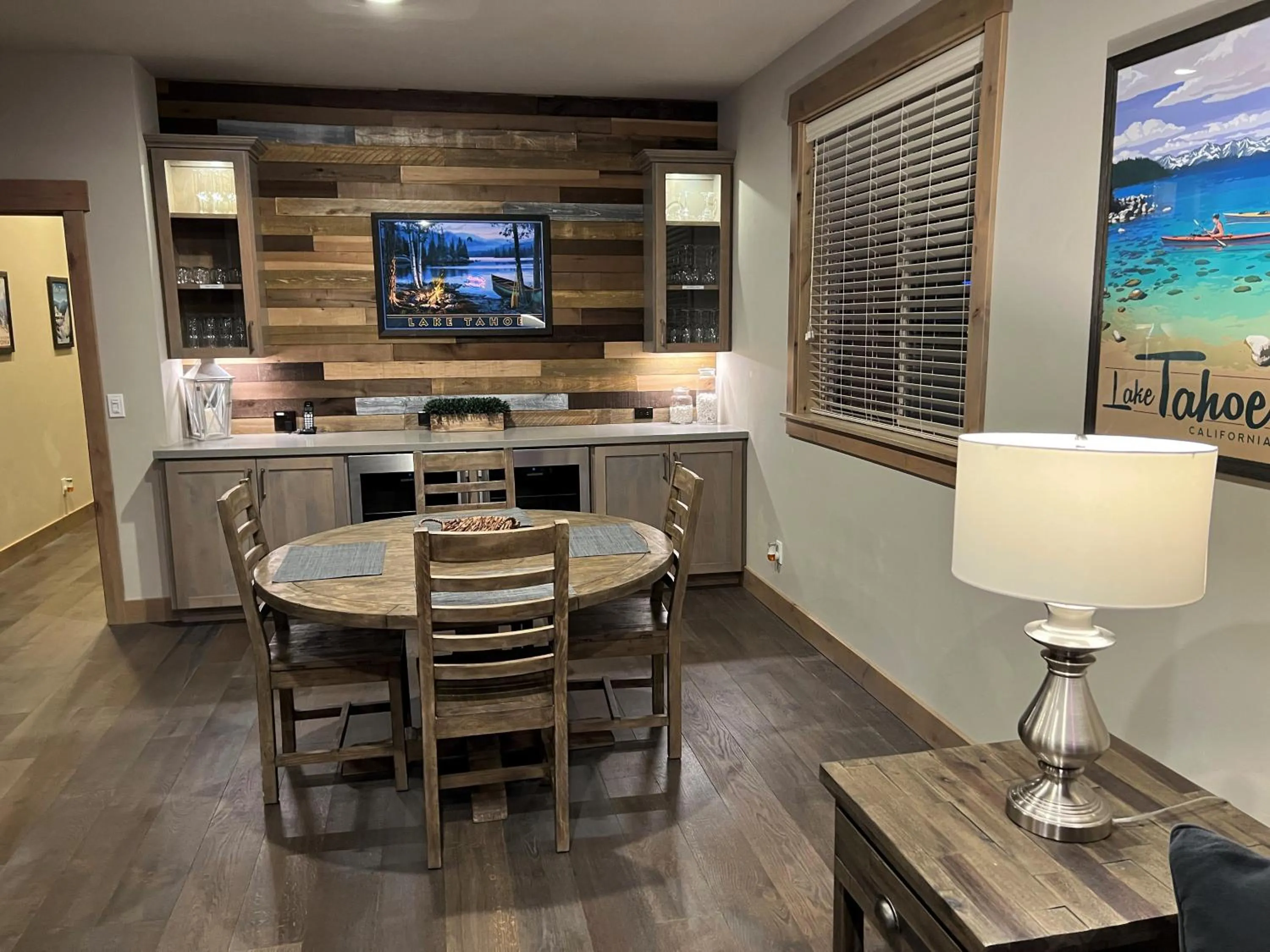 Living room in Saint Bernard - Luxurious Upscale Comfy Mountain Retreat Hot Tub Gas BBQ with Level 2 EV Connection