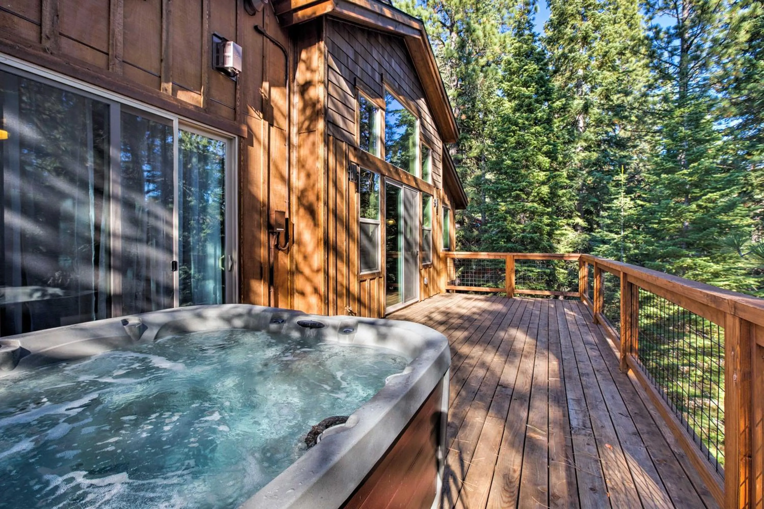 Hot Tub in Saint Bernard - Luxurious Upscale Comfy Mountain Retreat Hot Tub Gas BBQ with Level 2 EV Connection