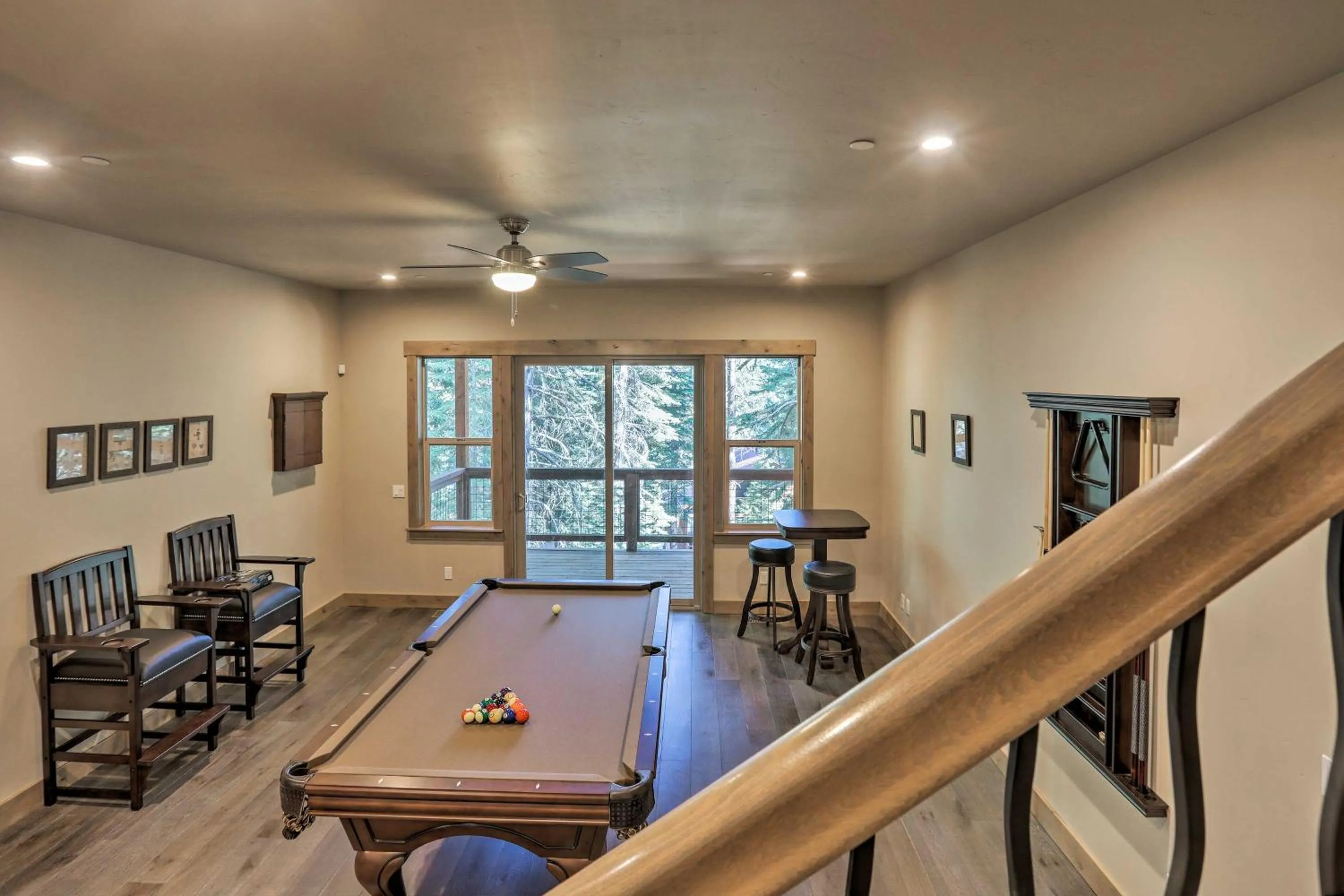 Billiard in Saint Bernard - Luxurious Upscale Comfy Mountain Retreat Hot Tub Gas BBQ with Level 2 EV Connection