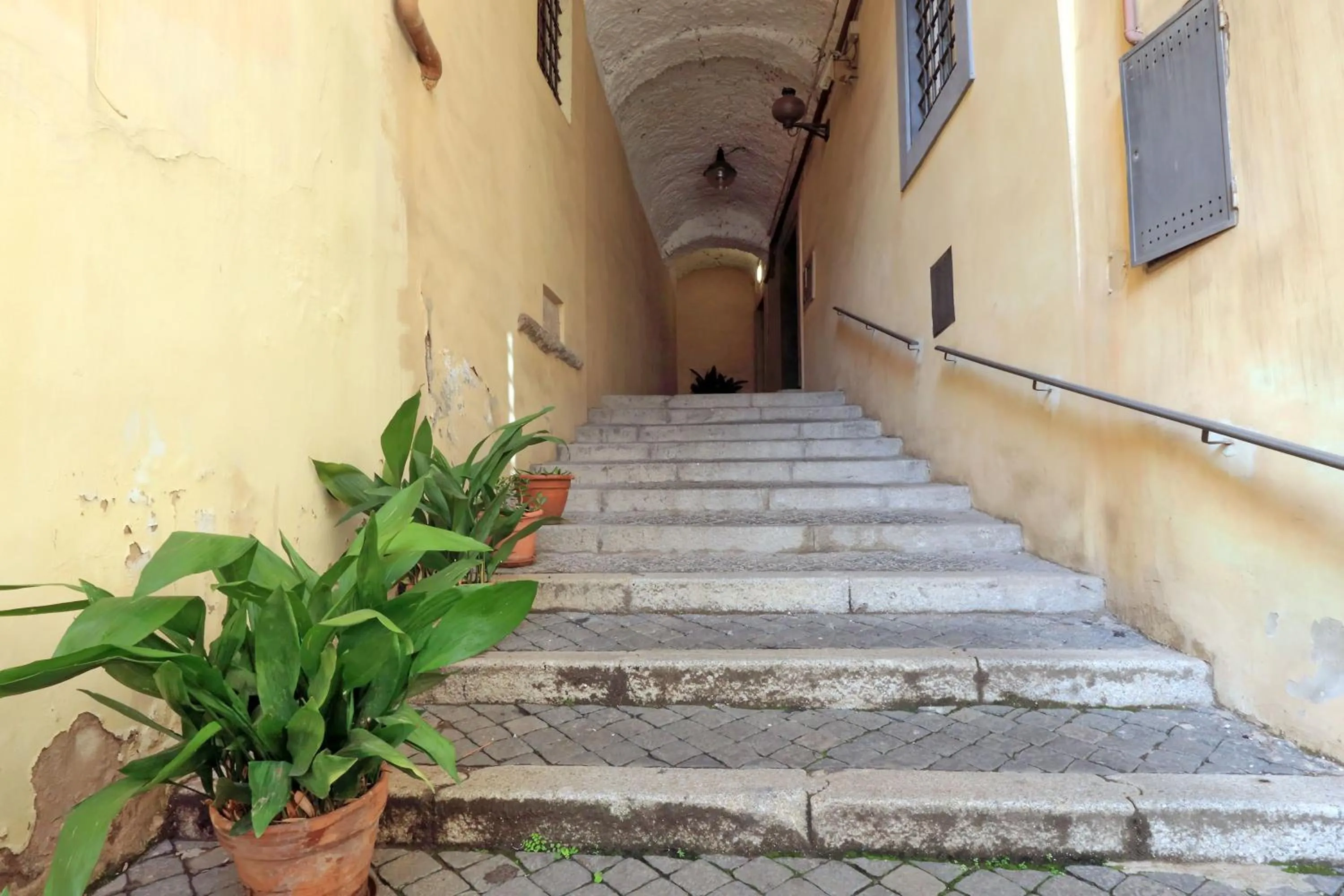 Monti charming apartment - Rome short let Service