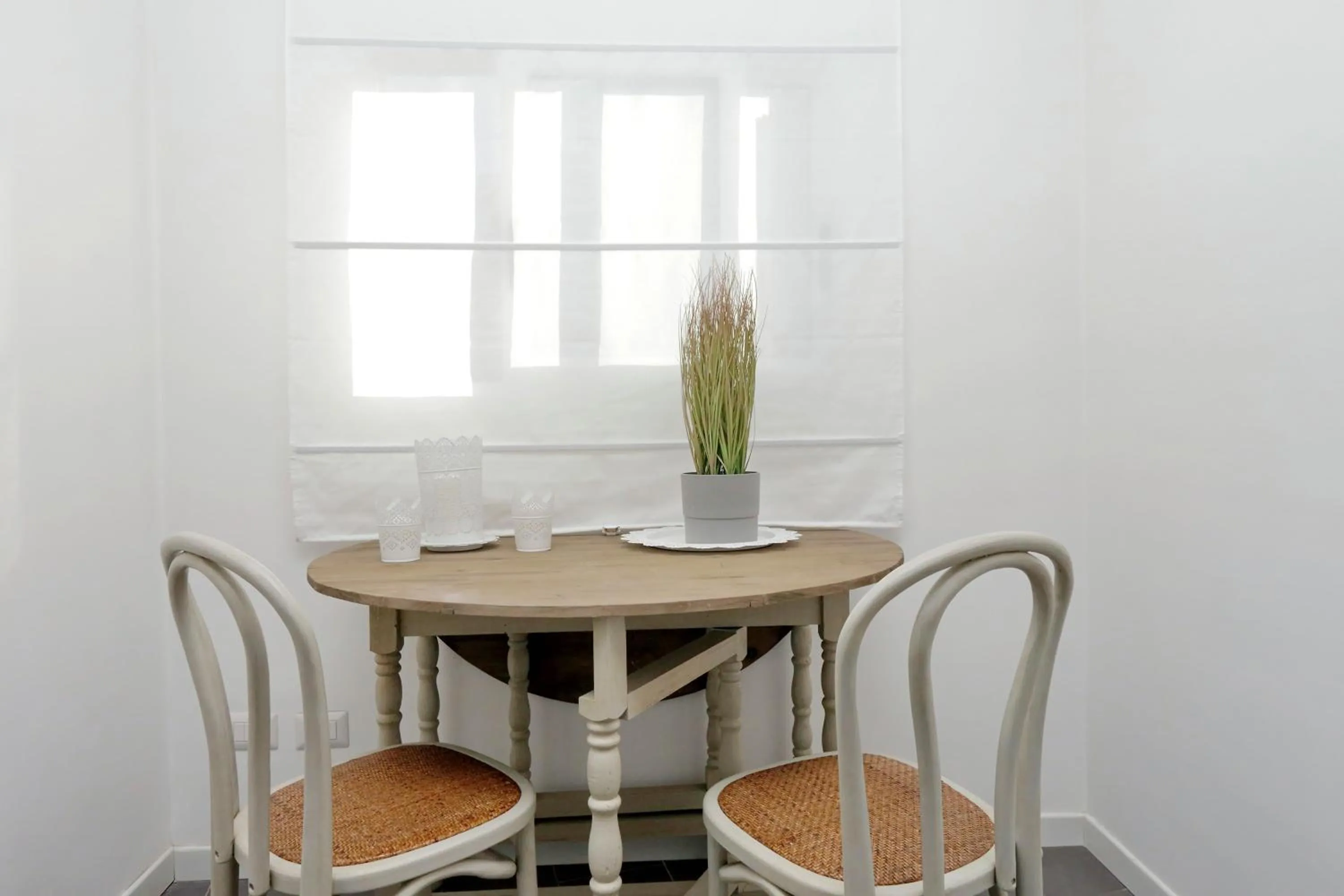 Restaurant/places to eat in Monti charming apartment - Rome short let Service