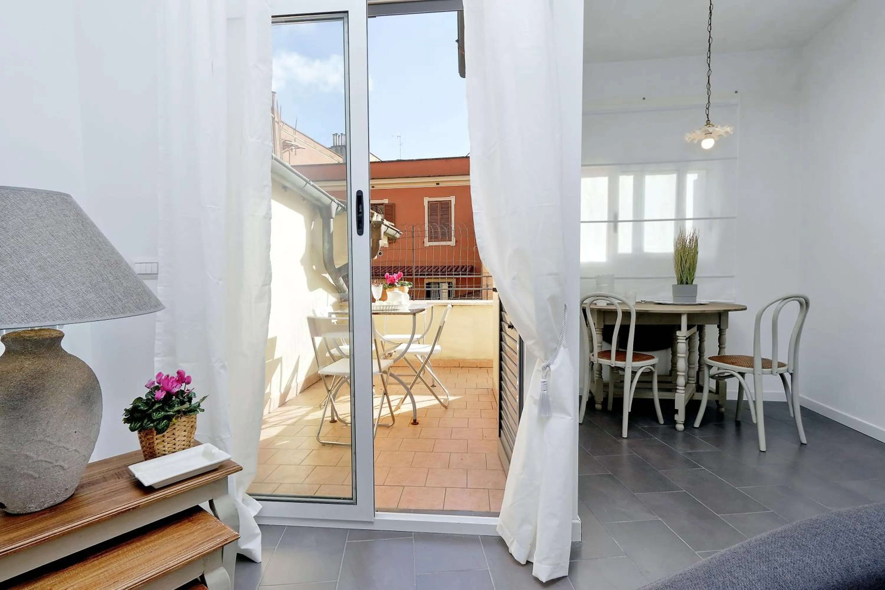 Monti charming apartment - Rome short let Service