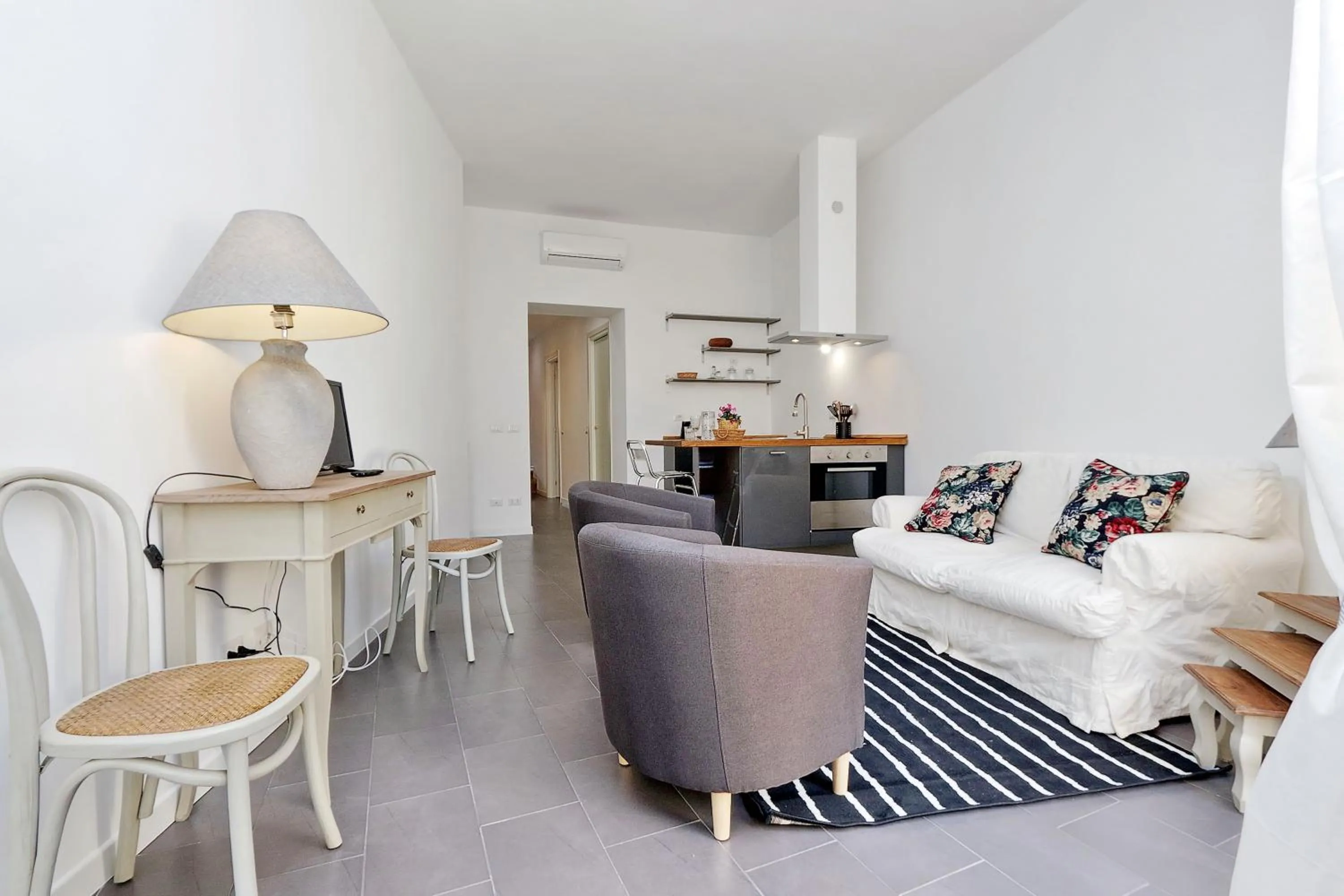 Monti charming apartment - Rome short let Service