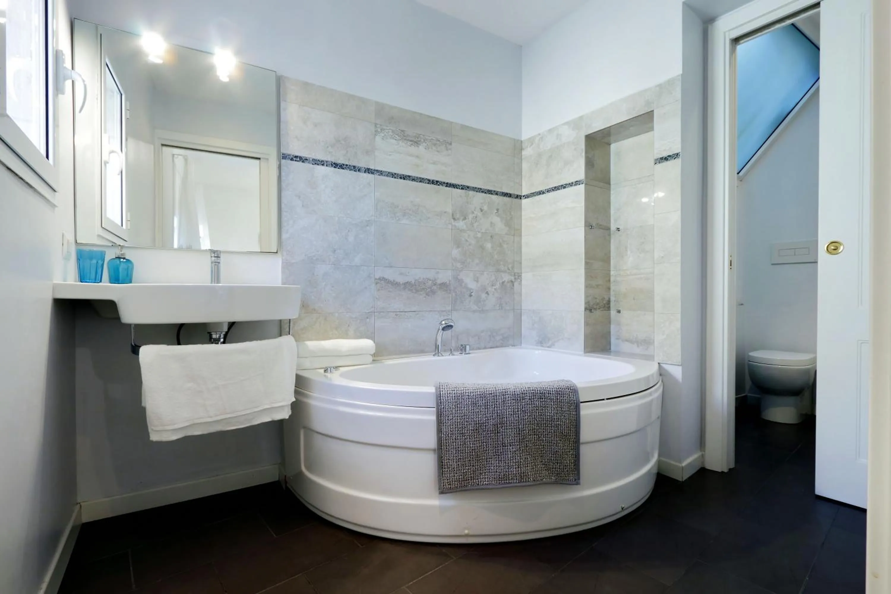 Monti charming apartment - Rome short let Service