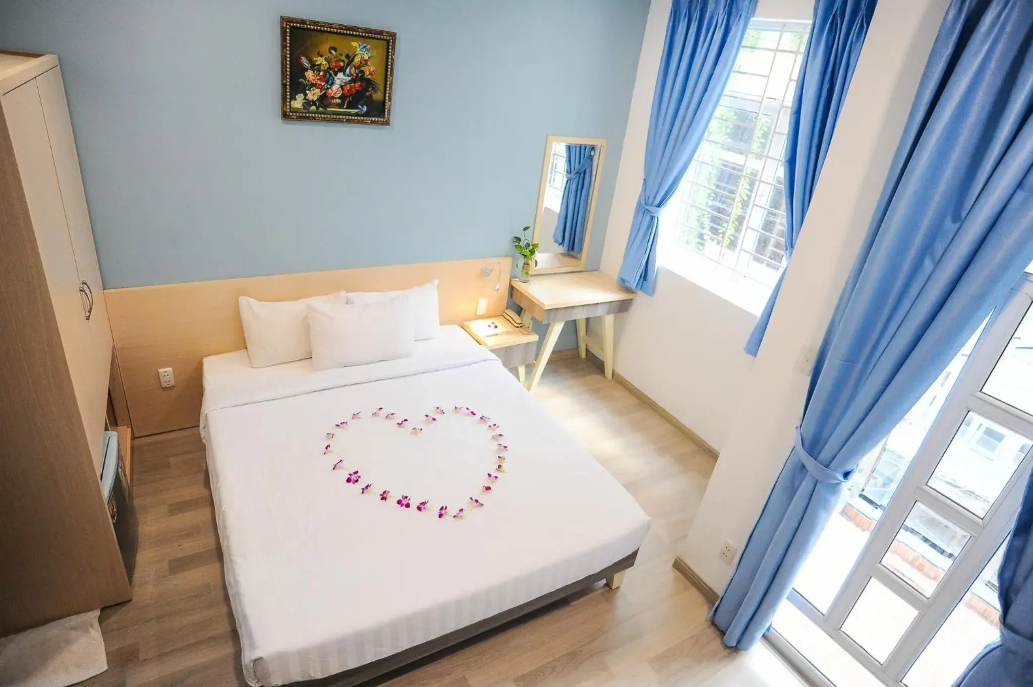 Double Room with Balcony in My Anh 120 Central Saigon Hotel Ben Thanh Market Double Room with Balcony in My Anh 120 Central Saigon Hotel Ben Thanh Market