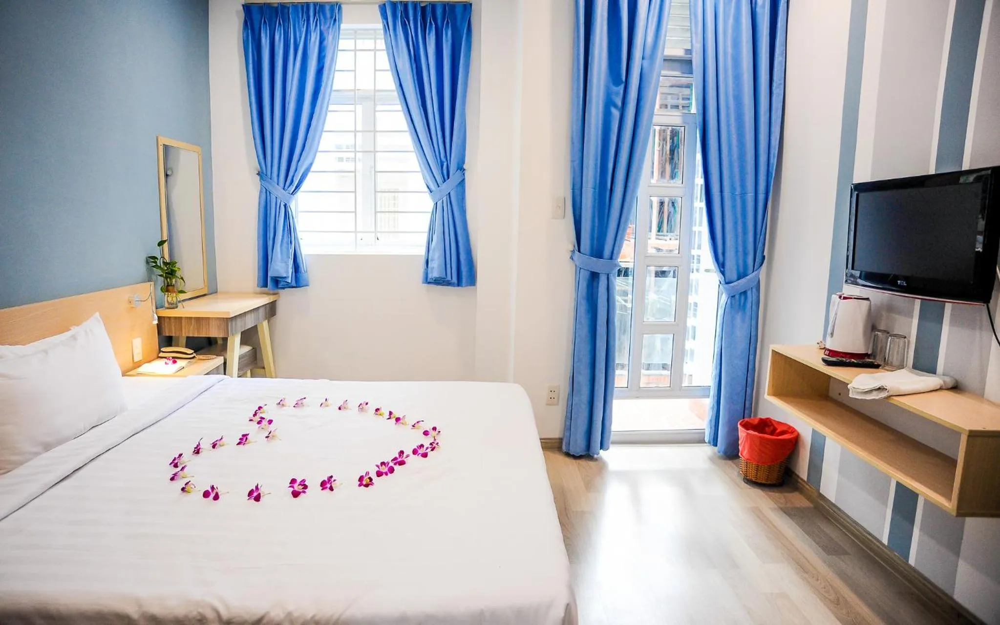 Bed in My Anh 120 Central Saigon Hotel Ben Thanh Market