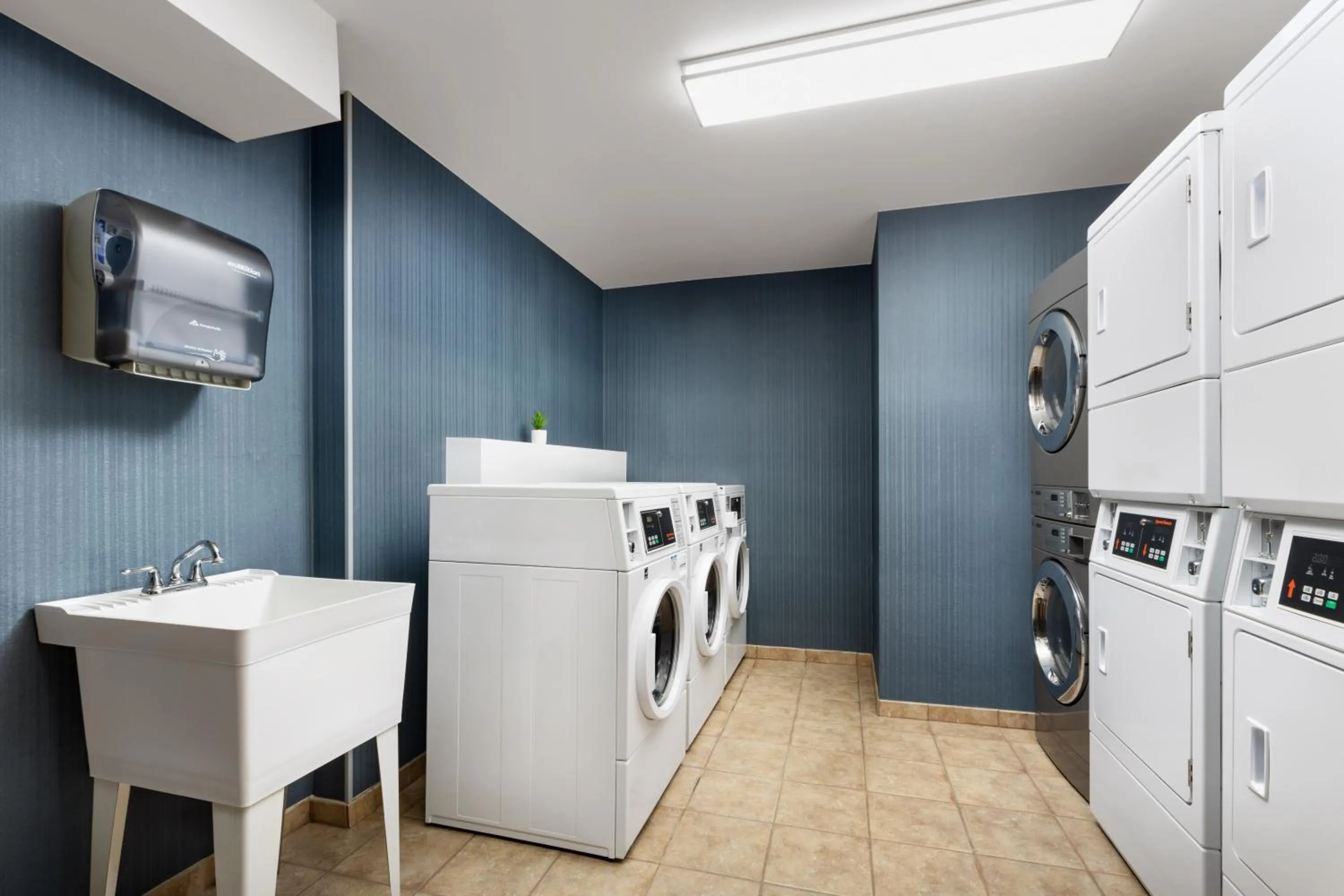 laundry in Homewood Suites by Hilton Manchester/Airport