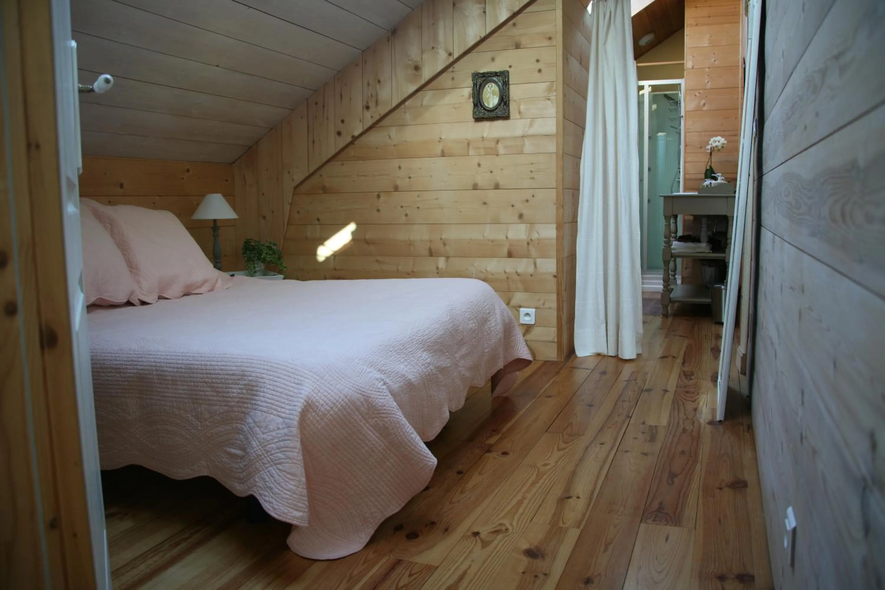Bedroom, Bed in Chambres "Au Jardin"