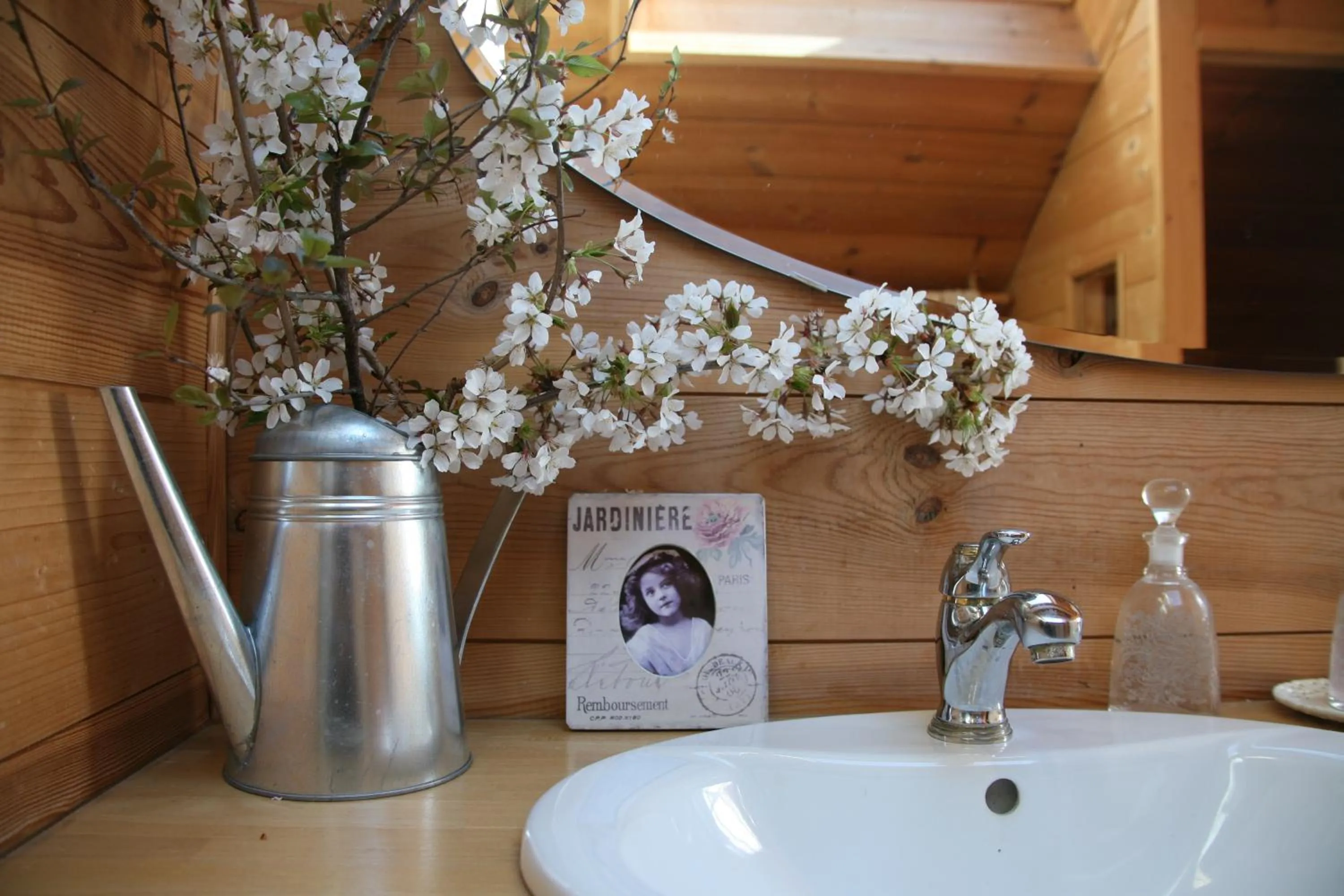 Decorative detail in Chambres "Au Jardin"