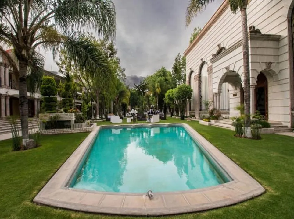 Swimming pool in Gran Hotel Firenze