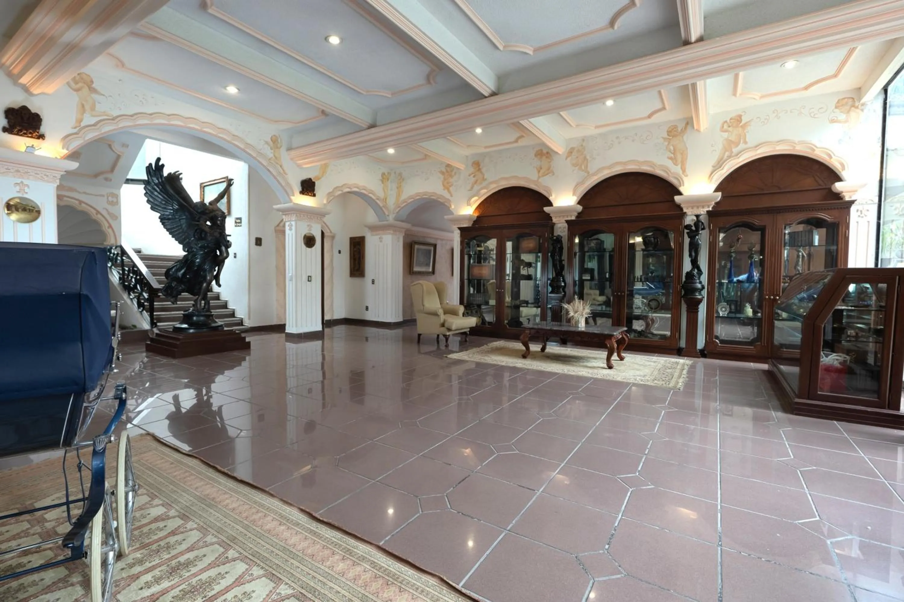 Inner courtyard view in Gran Hotel Firenze