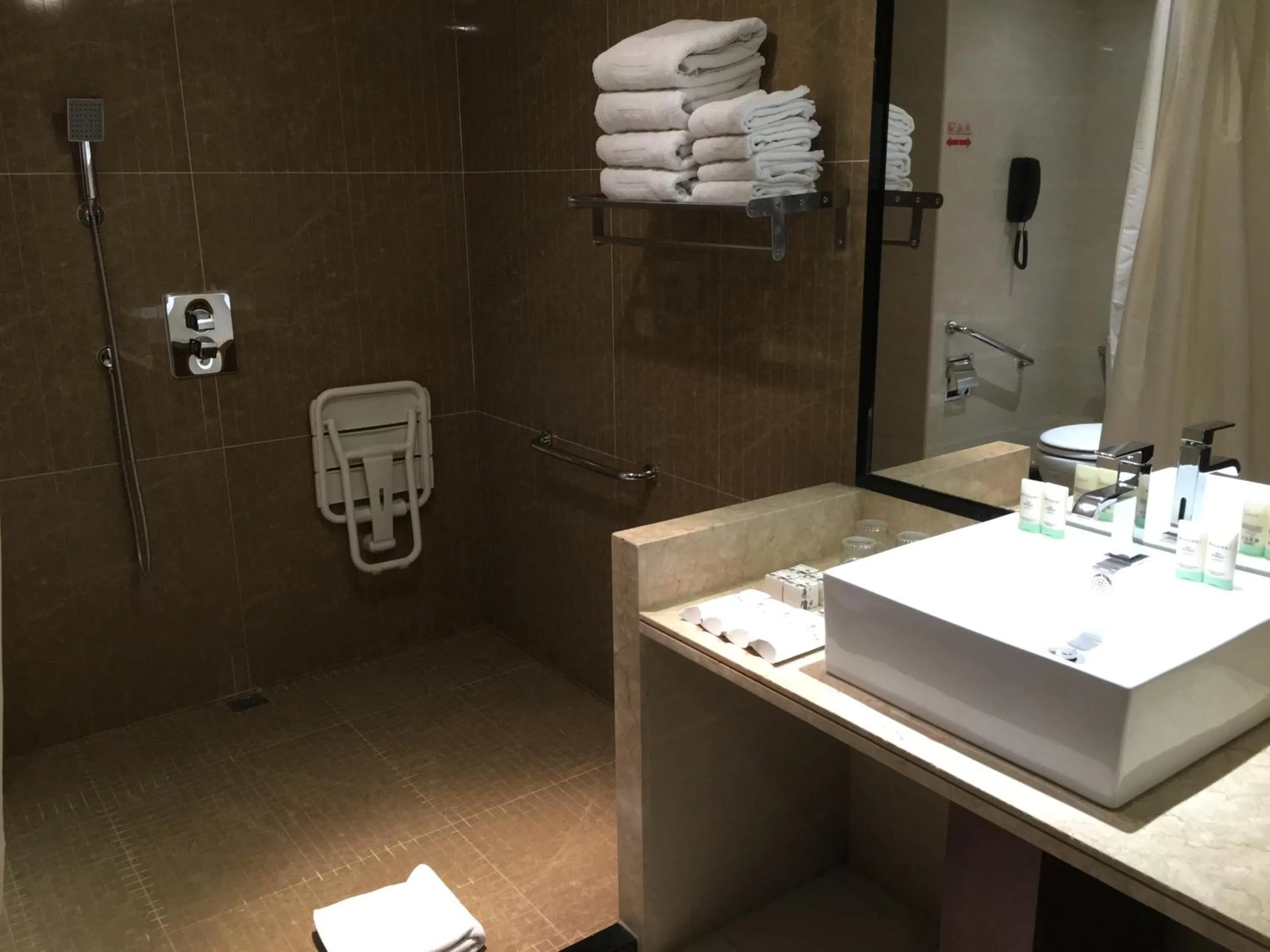 Bathroom in Hôtel Huatian Chinagora