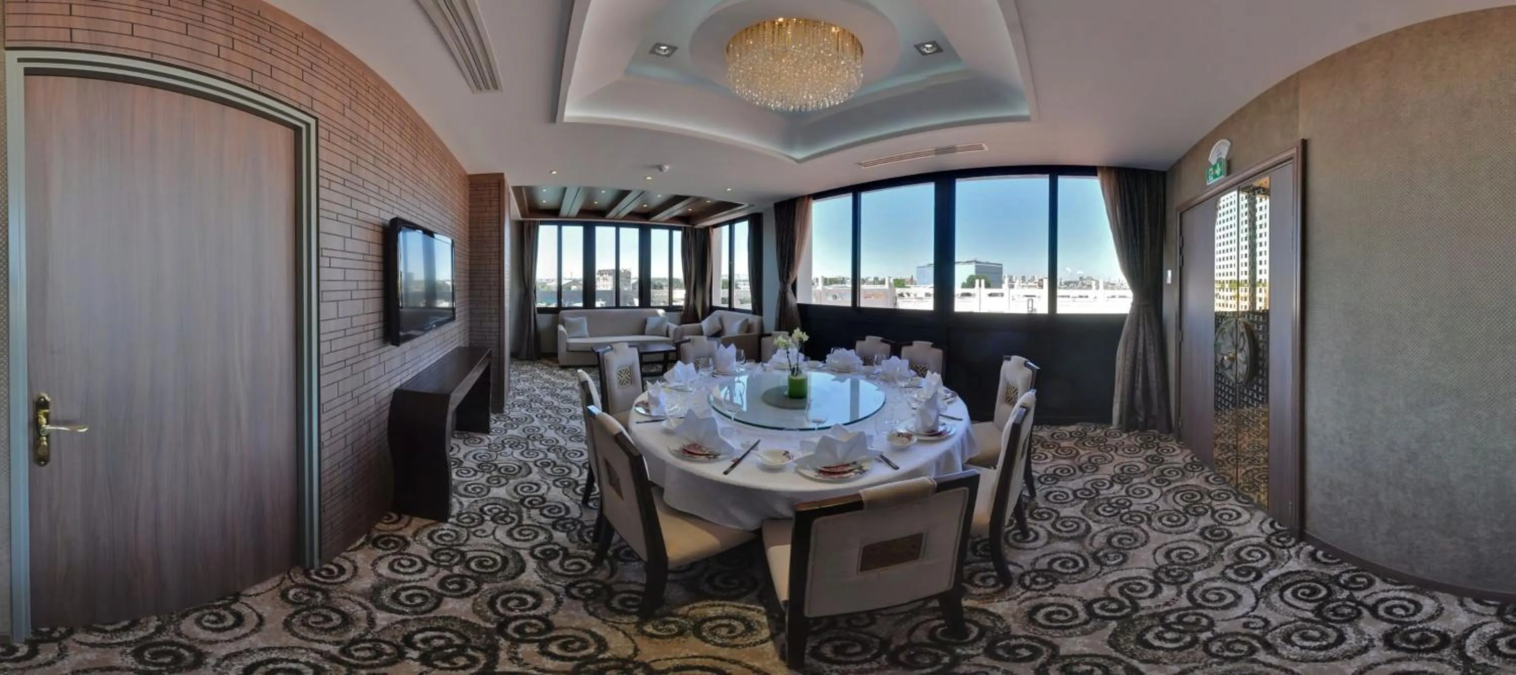 Dining area in Hôtel Huatian Chinagora