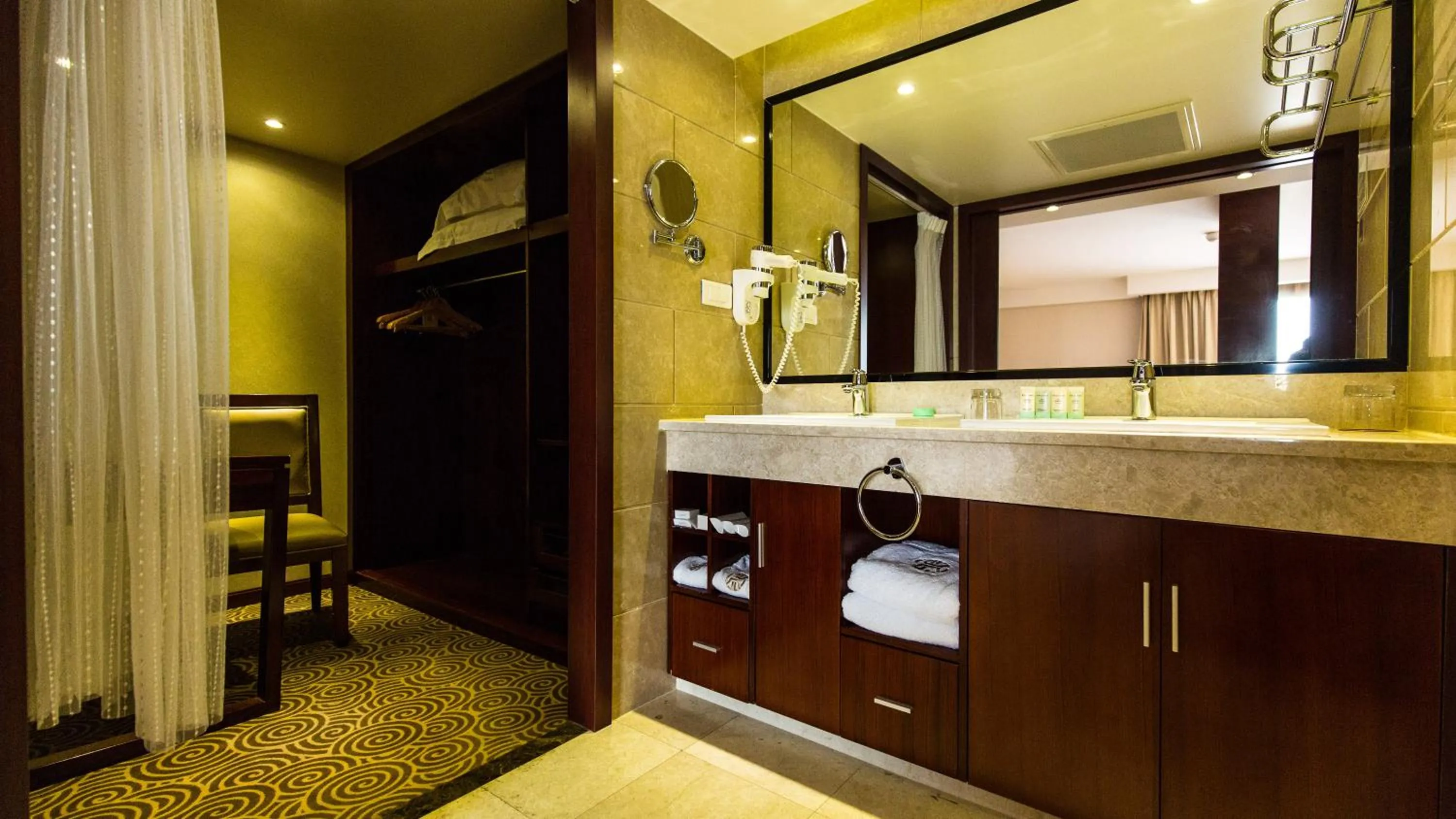 Bathroom in Hôtel Huatian Chinagora