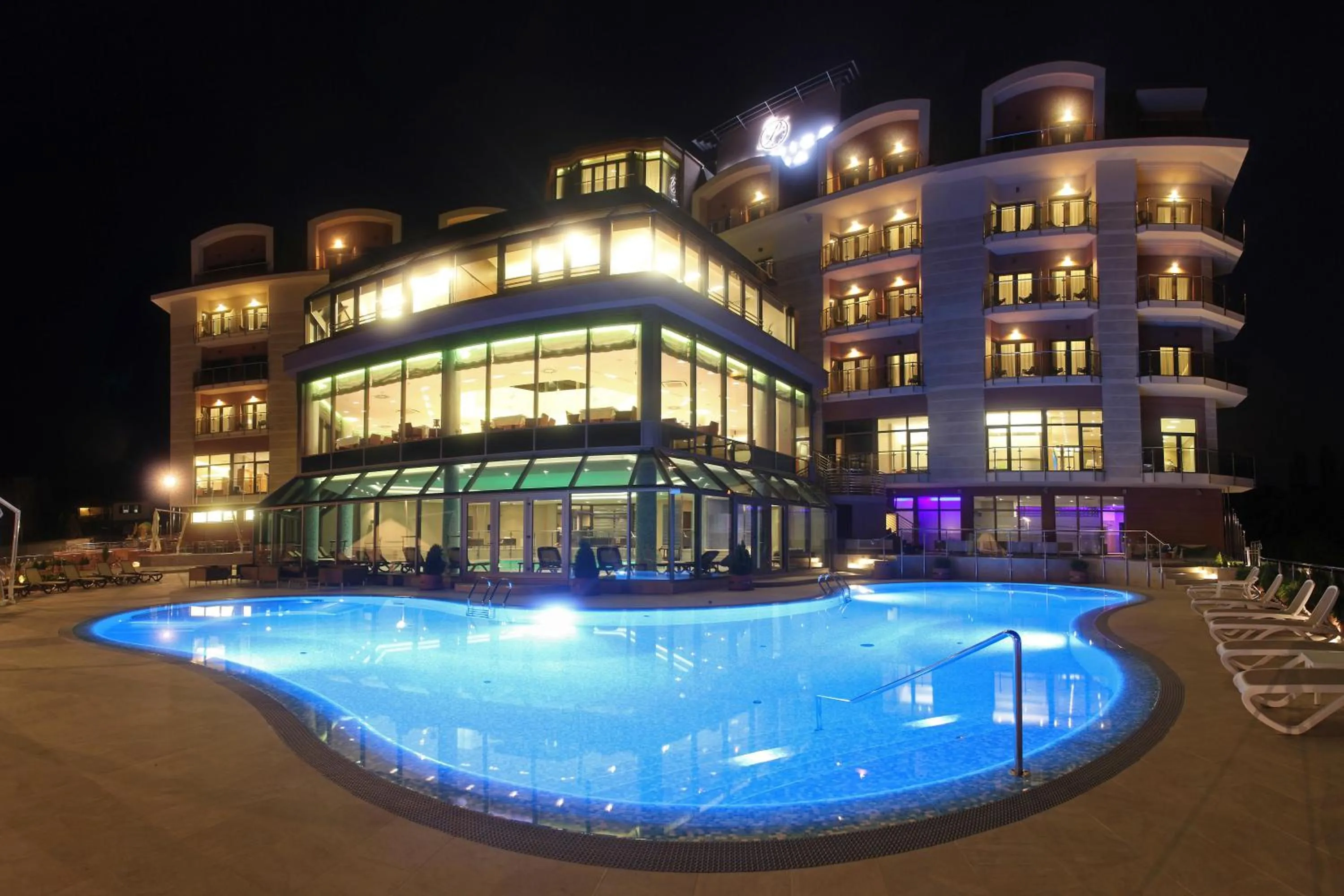 Swimming pool in Hotel Premier Aqua Adults Only - Fruške Terme