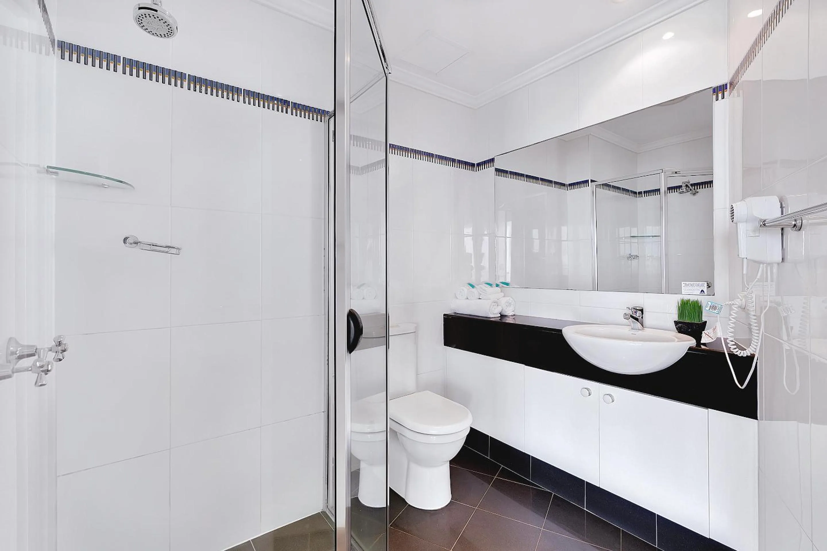 Bathroom in Pacific Views Resort