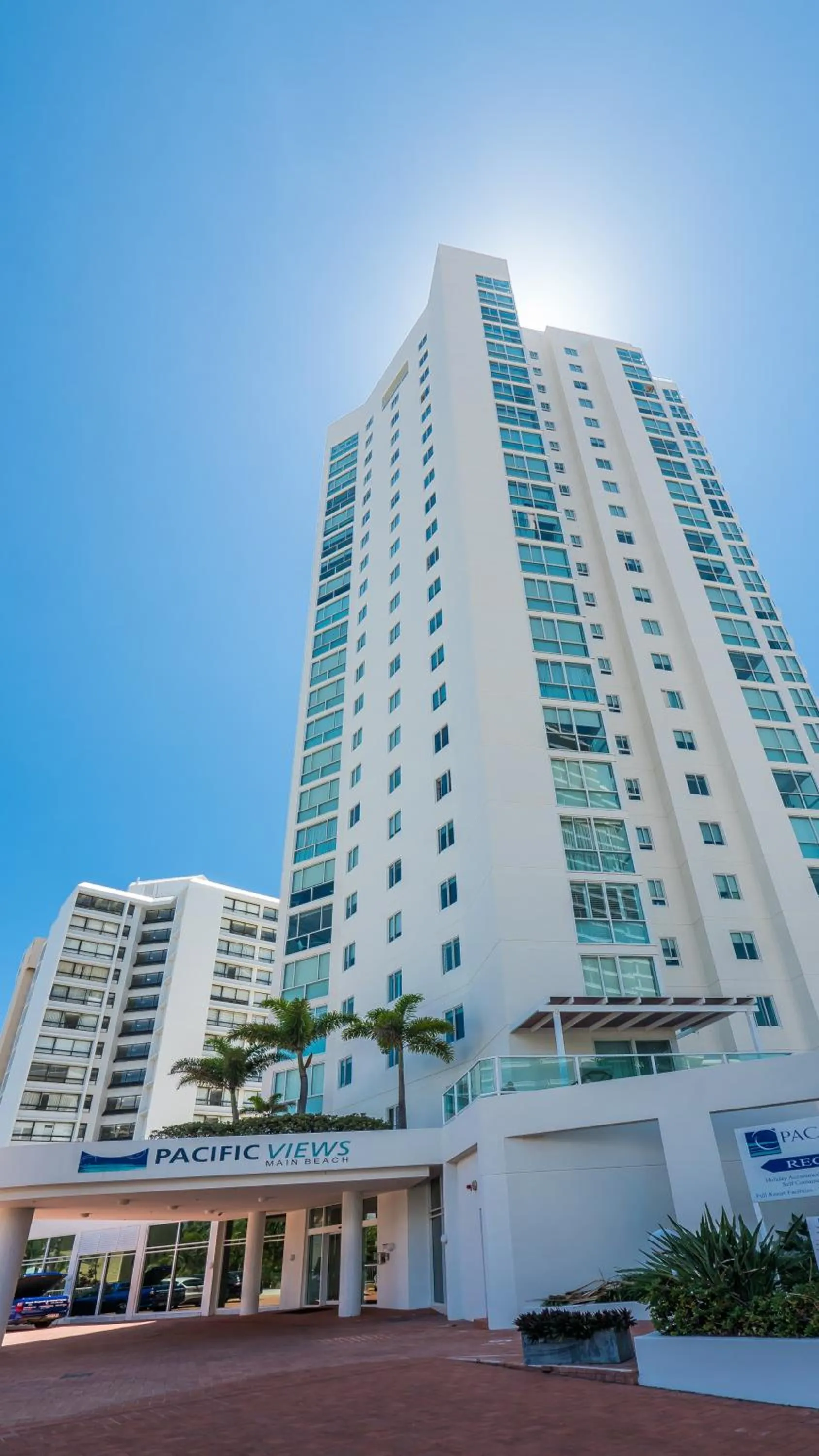 Facade/entrance in Pacific Views Resort