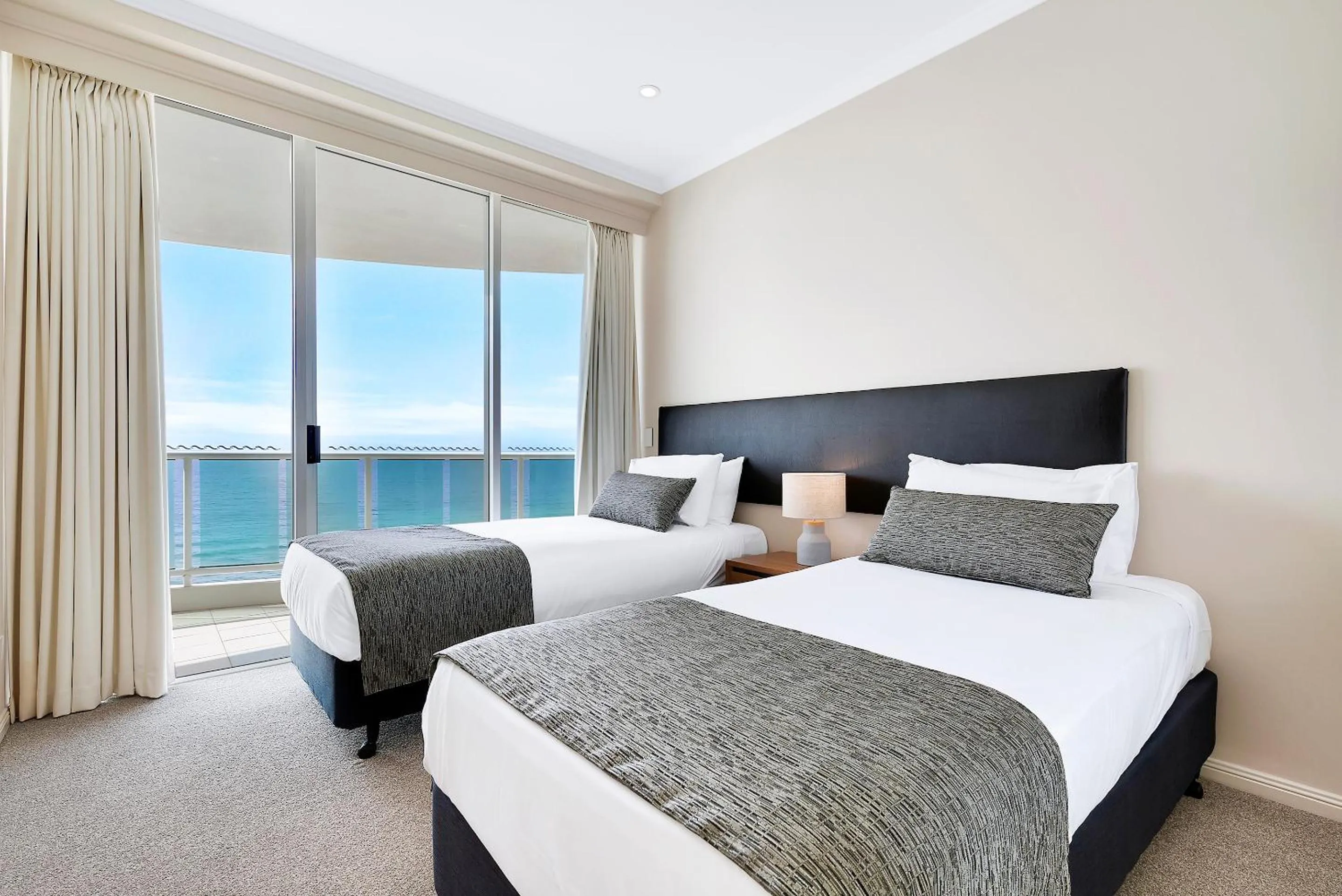 Bedroom, Bed in Pacific Views Resort