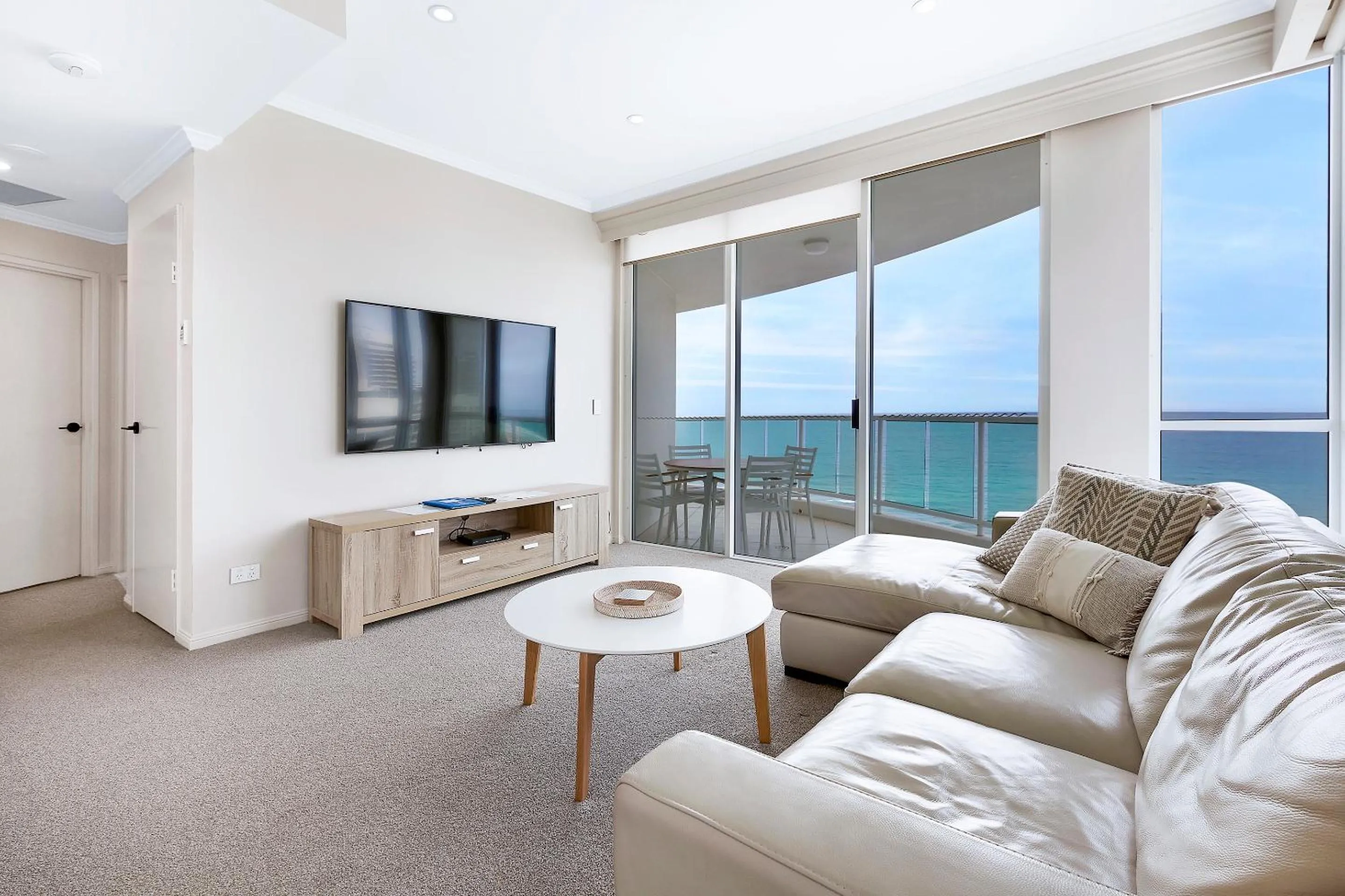 Living room in Pacific Views Resort