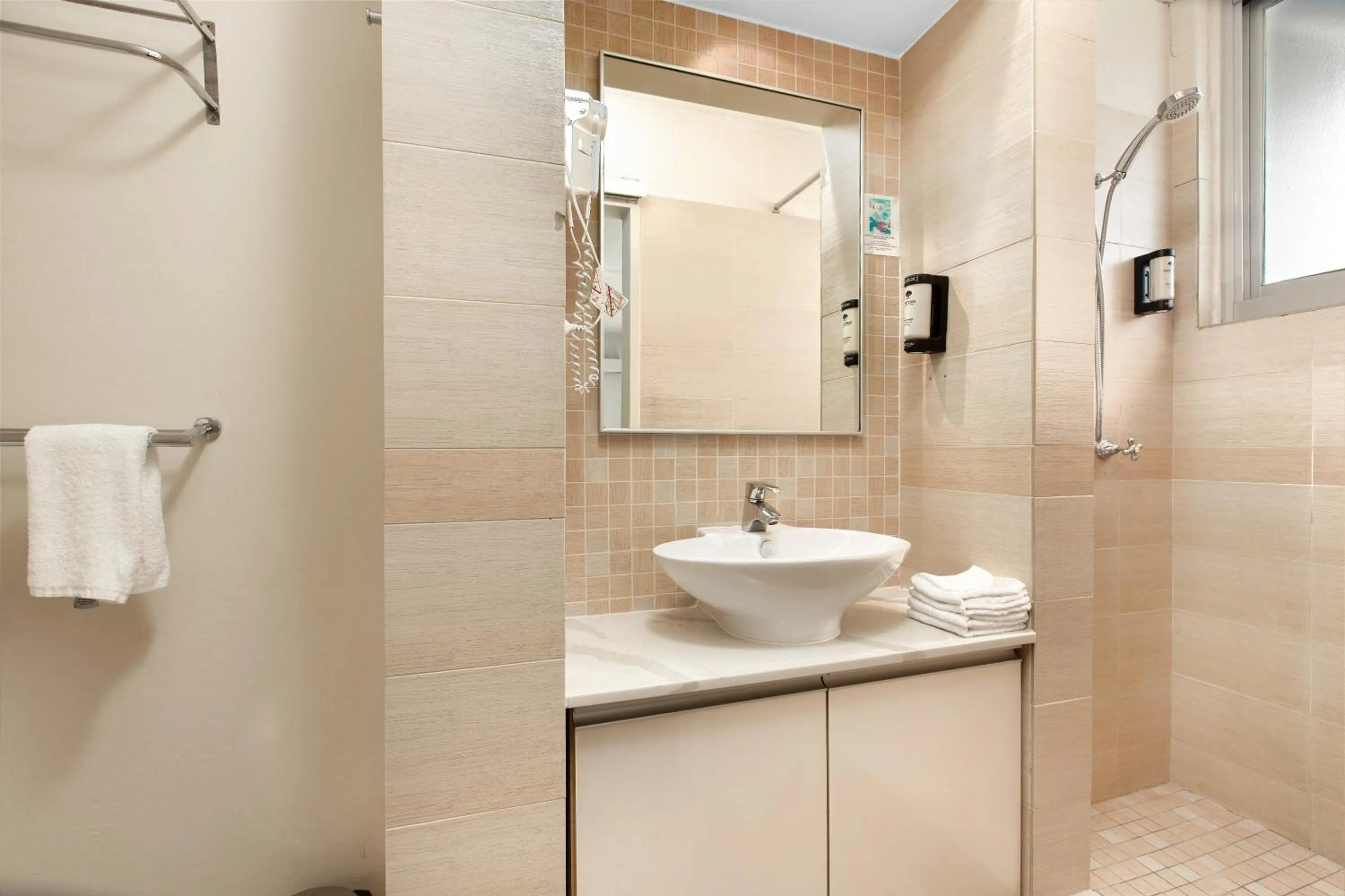 Shower in City Star Lodge