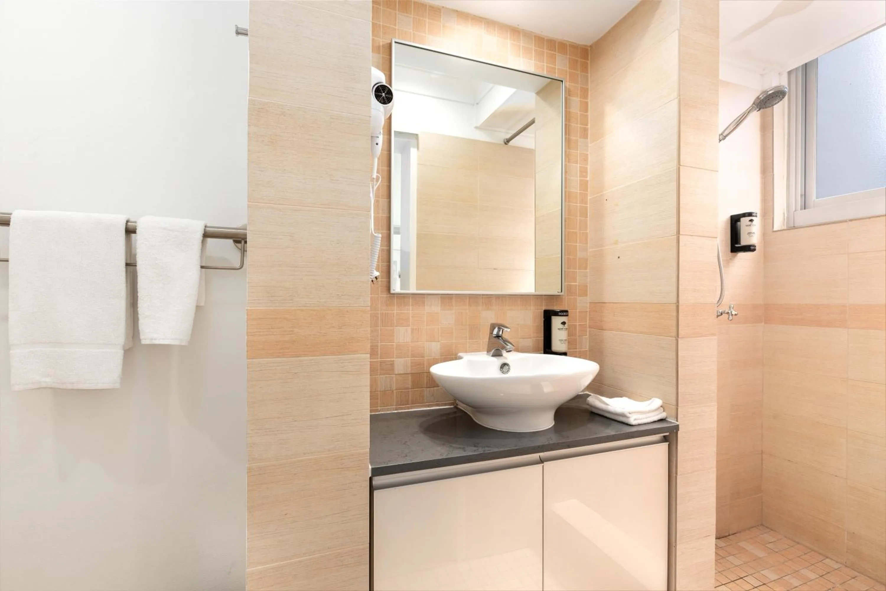 Shower in City Star Lodge