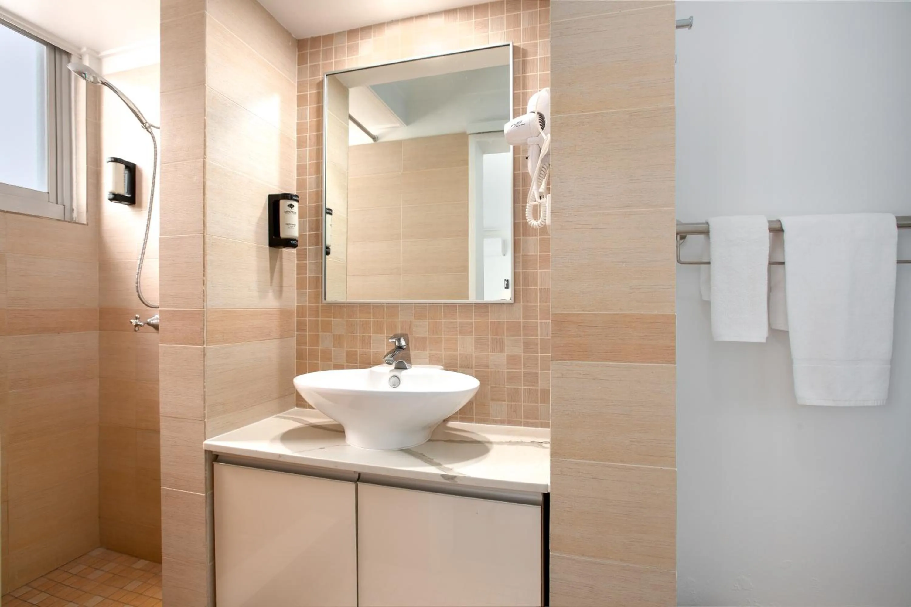 Shower in City Star Lodge