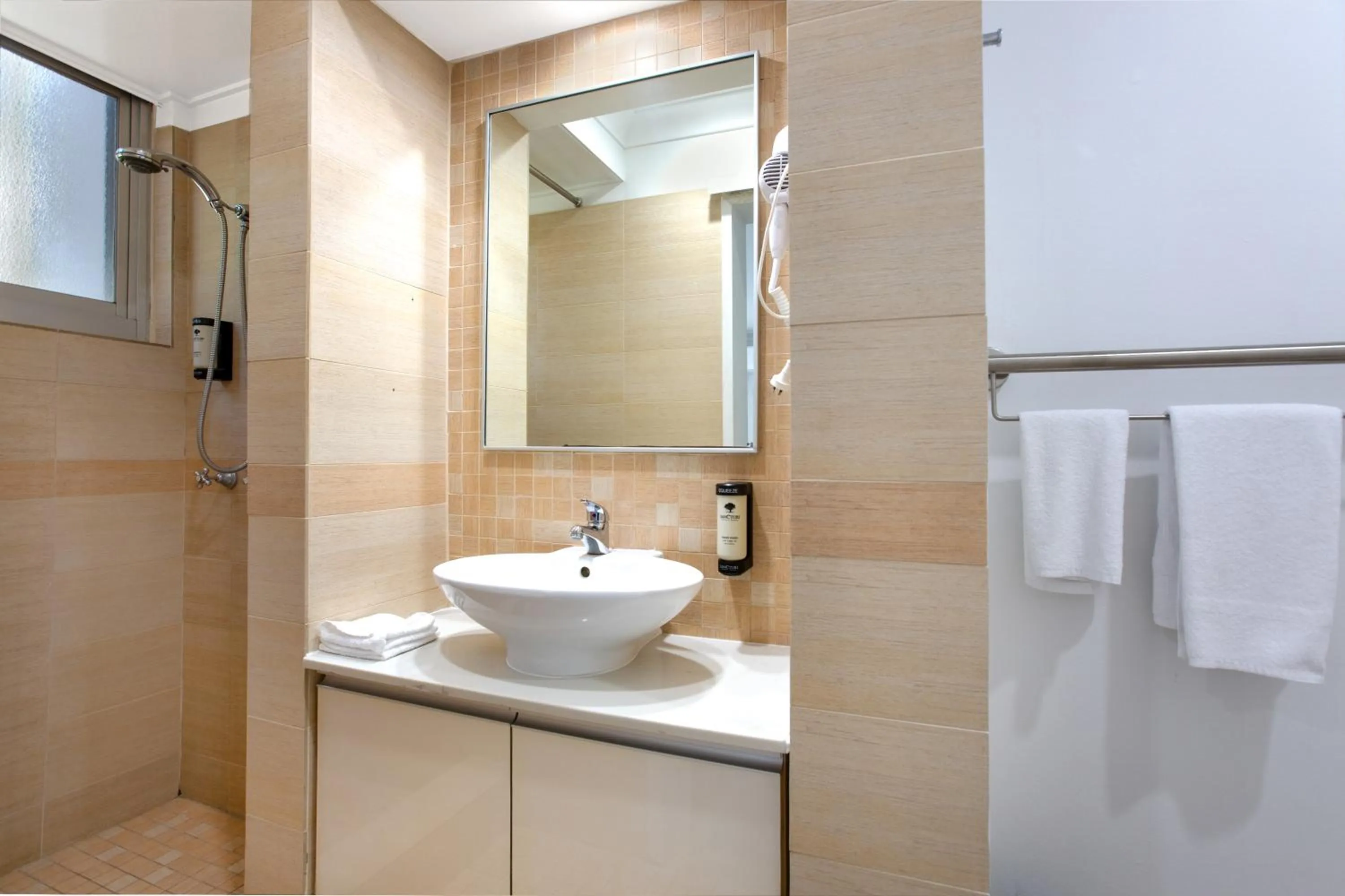 Shower in City Star Lodge