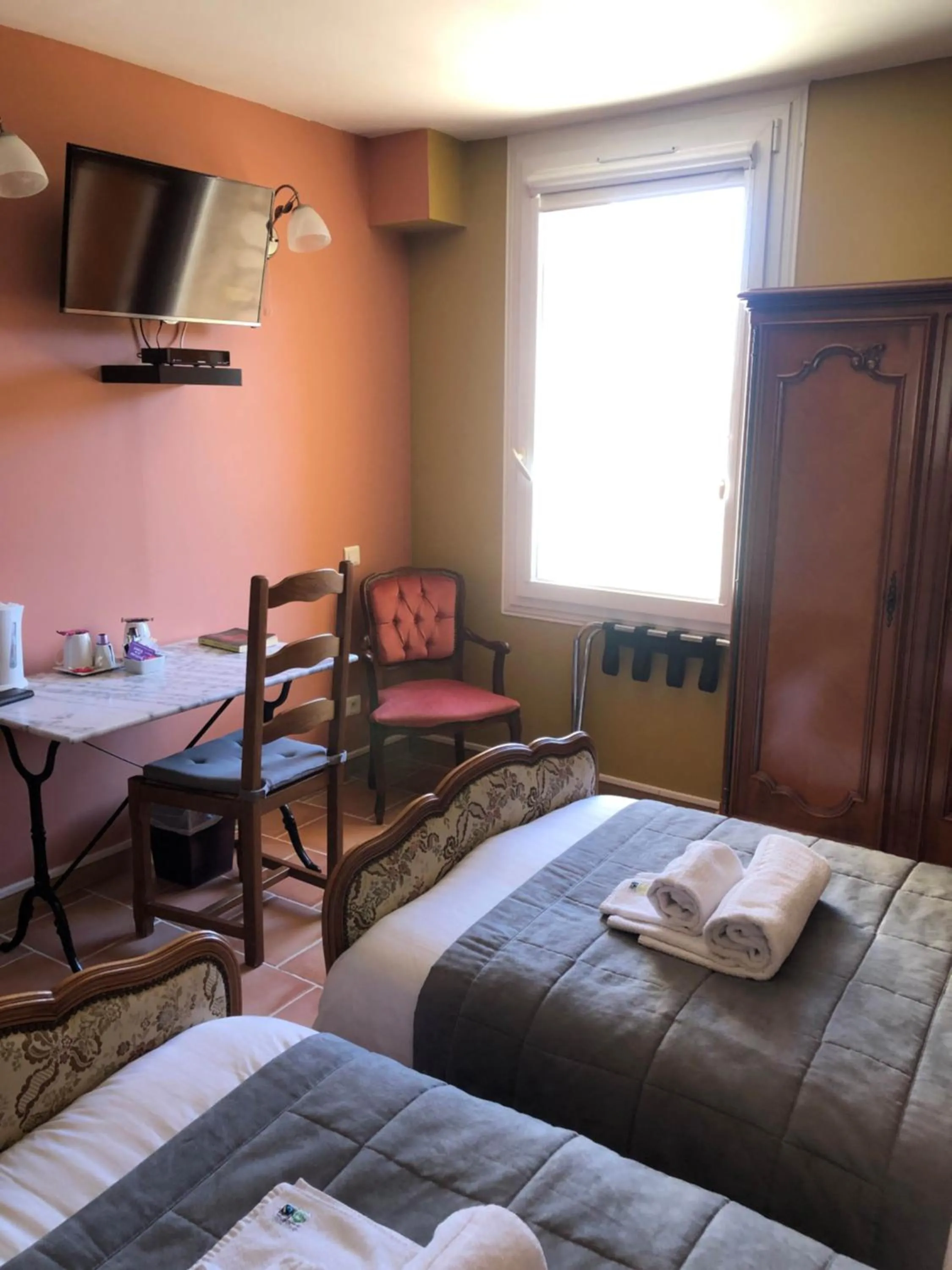 Bed in Hotel L'Oustau de la Font