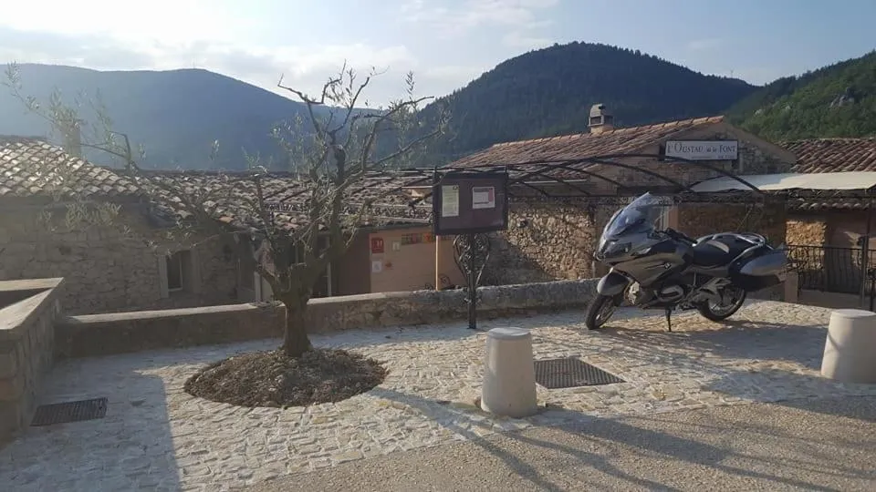 Garden in Hotel L'Oustau de la Font