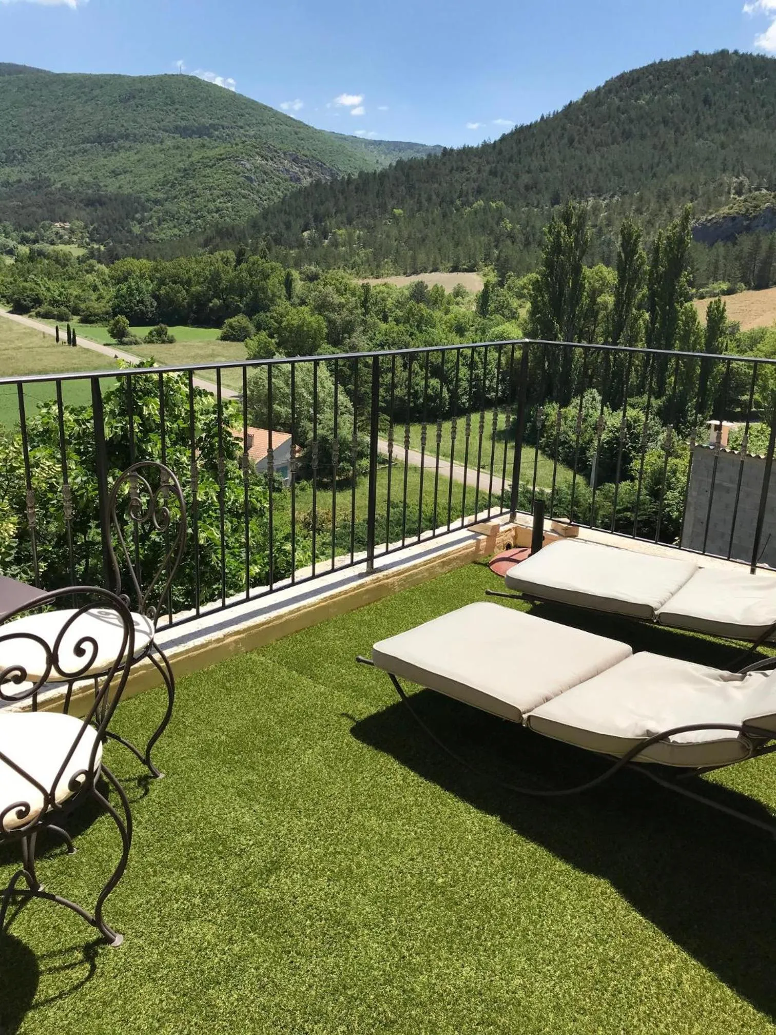 Garden in Hotel L'Oustau de la Font