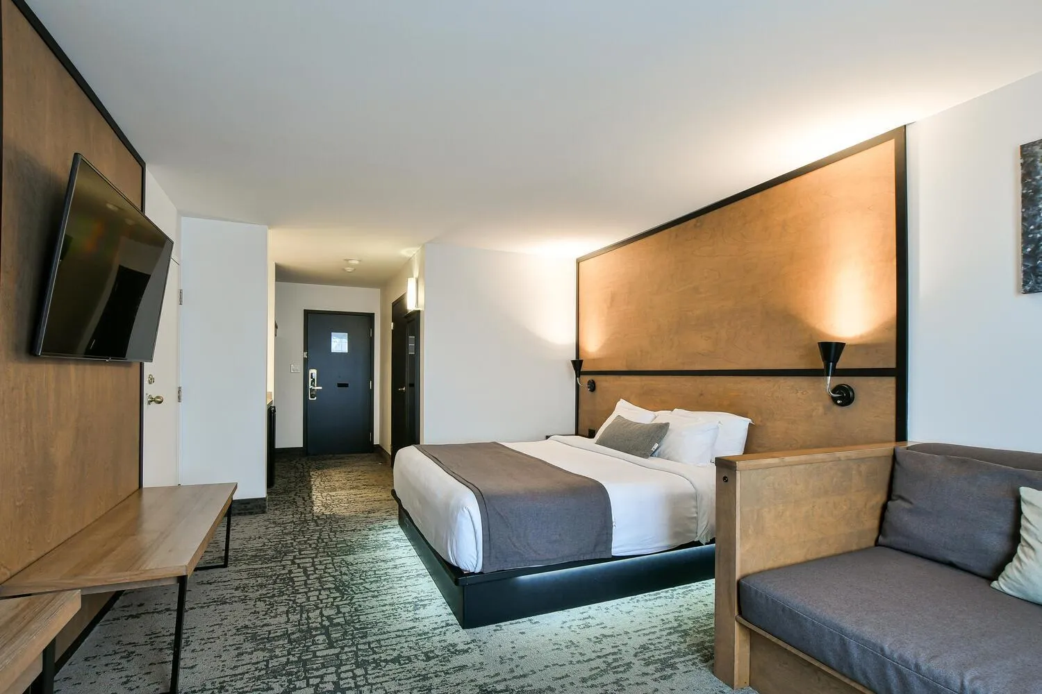 Facility for disabled guests, Bed in AX Hotel