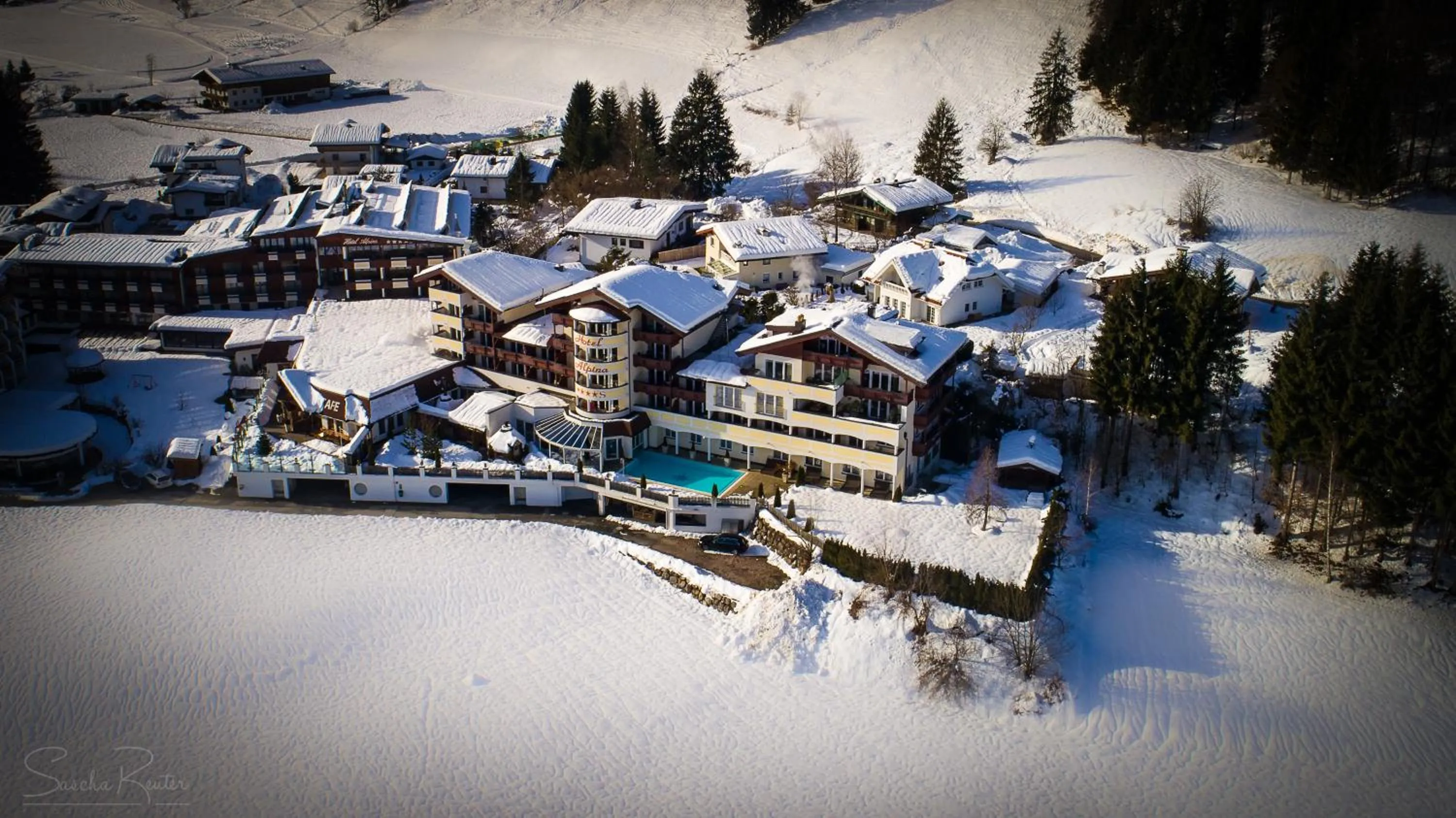 Property building in Hotel Alpina Wellness & Spa Resort