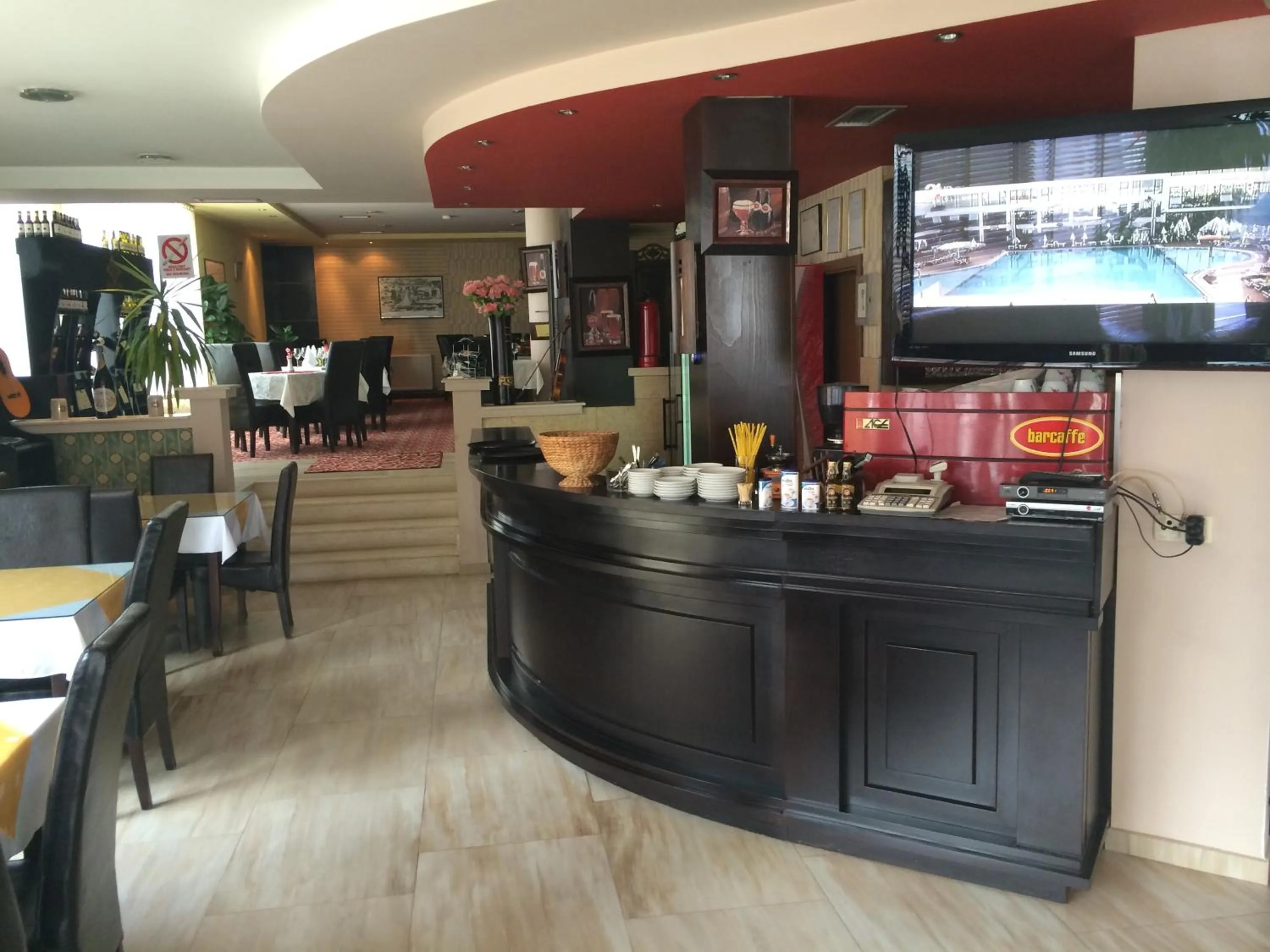 Restaurant/places to eat in Hotel Adria