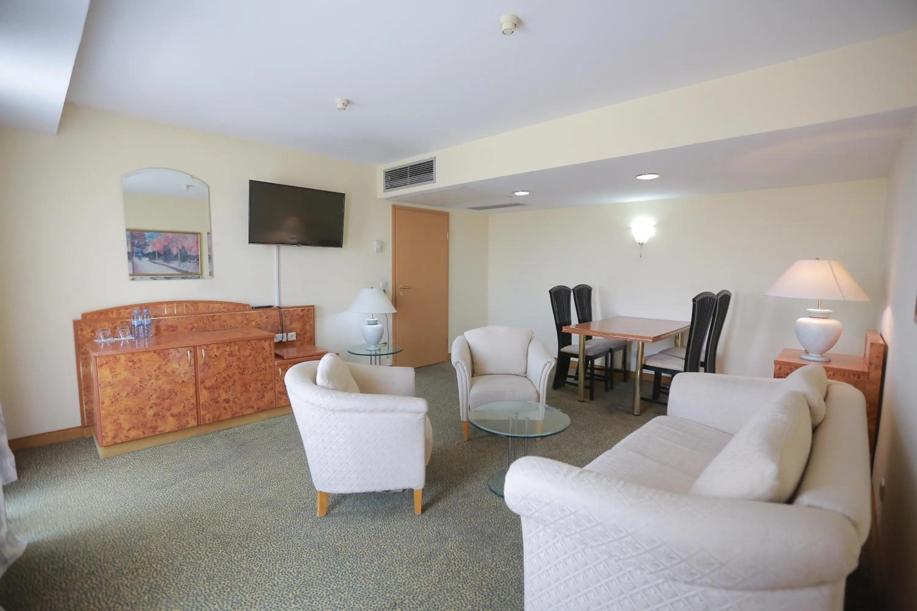 Dining area in Shodlik Palace