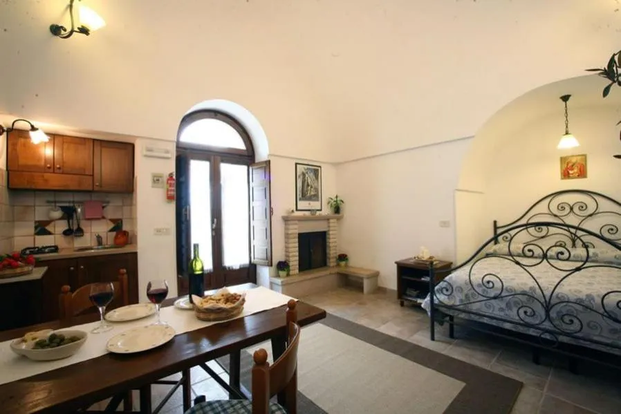 Dining area in Truddhi Casa e Cucina di Puglia