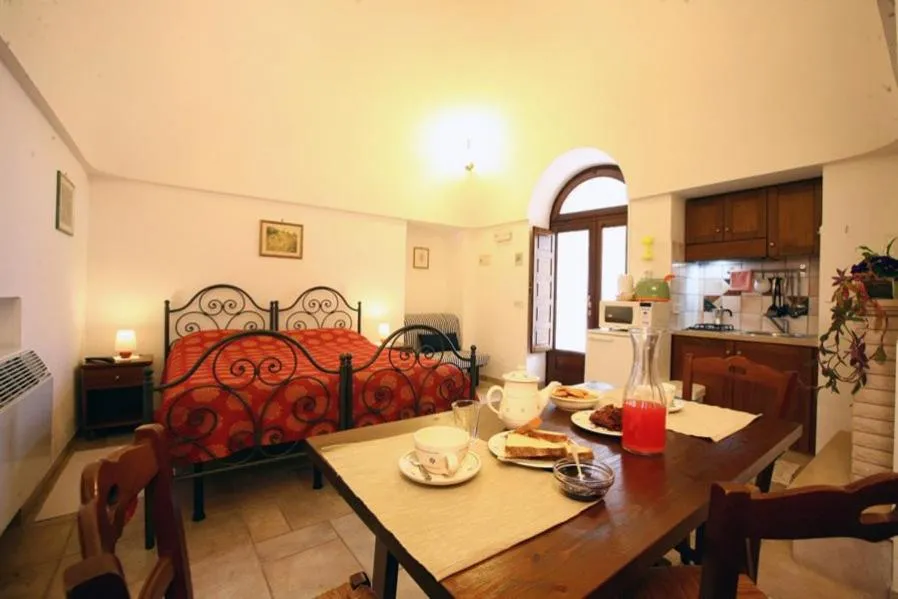 Dining area in Truddhi Casa e Cucina di Puglia
