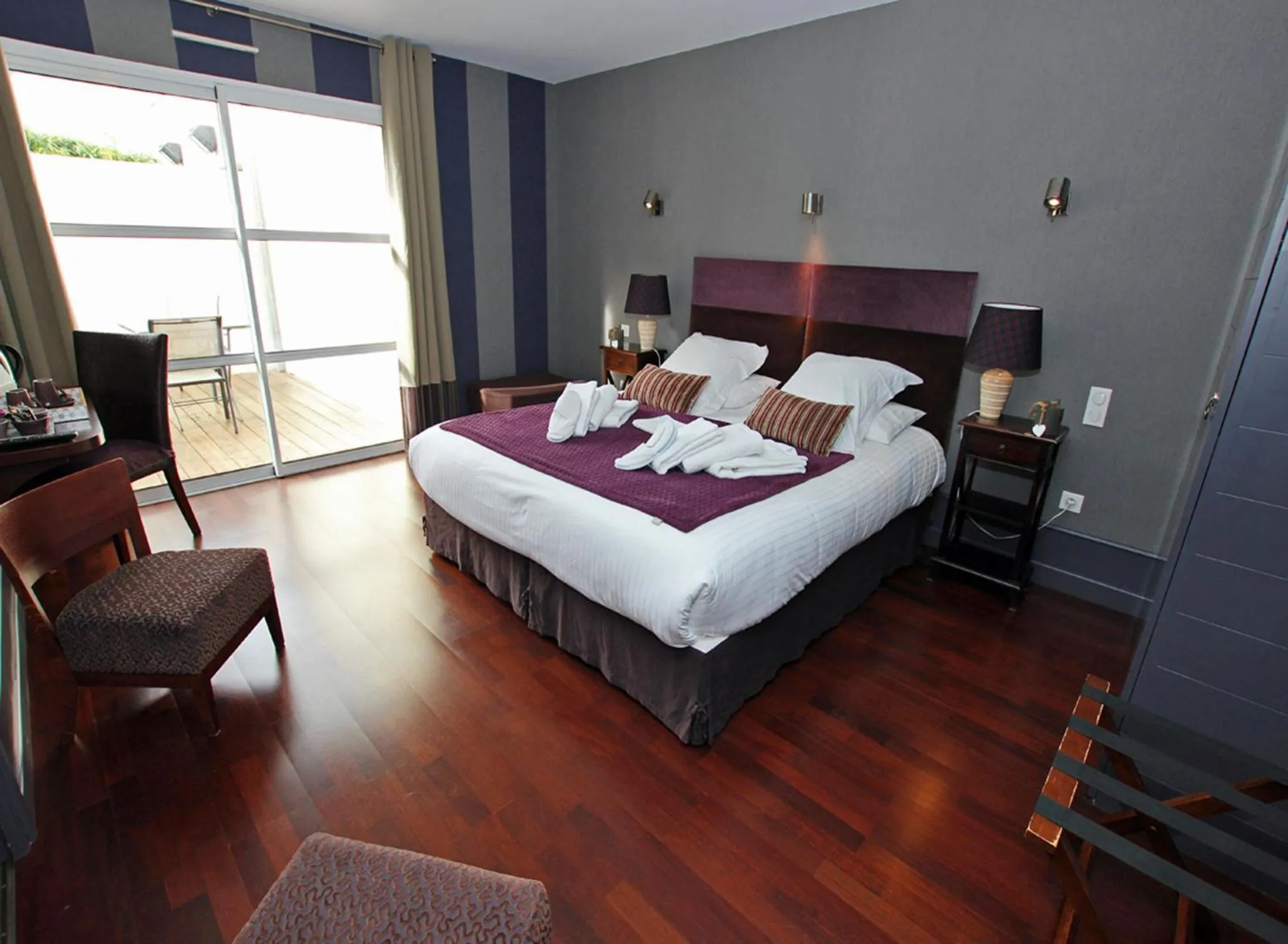 Bedroom, Bed in Au Pré Carré