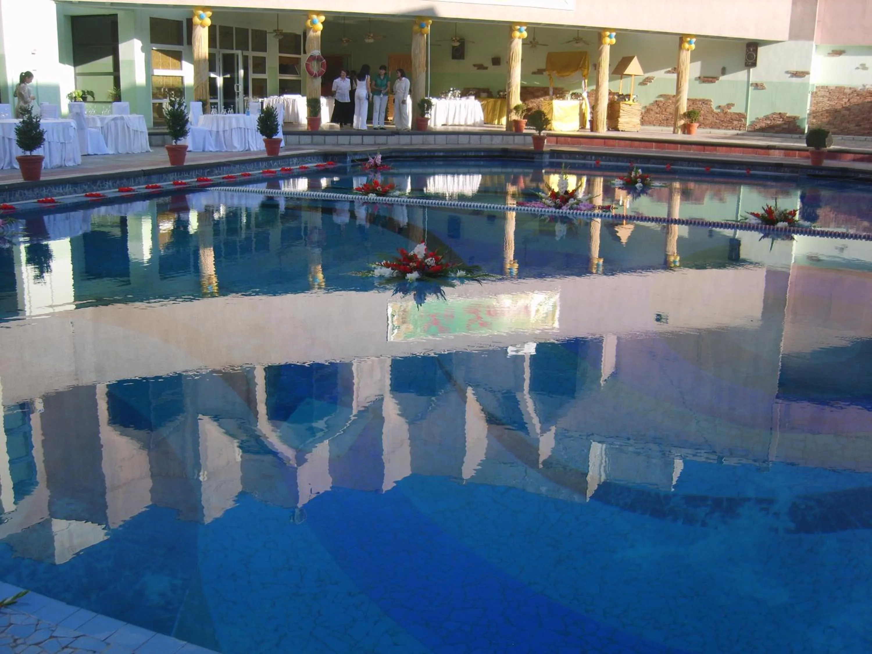Swimming pool in Le Grande Plaza Hotel